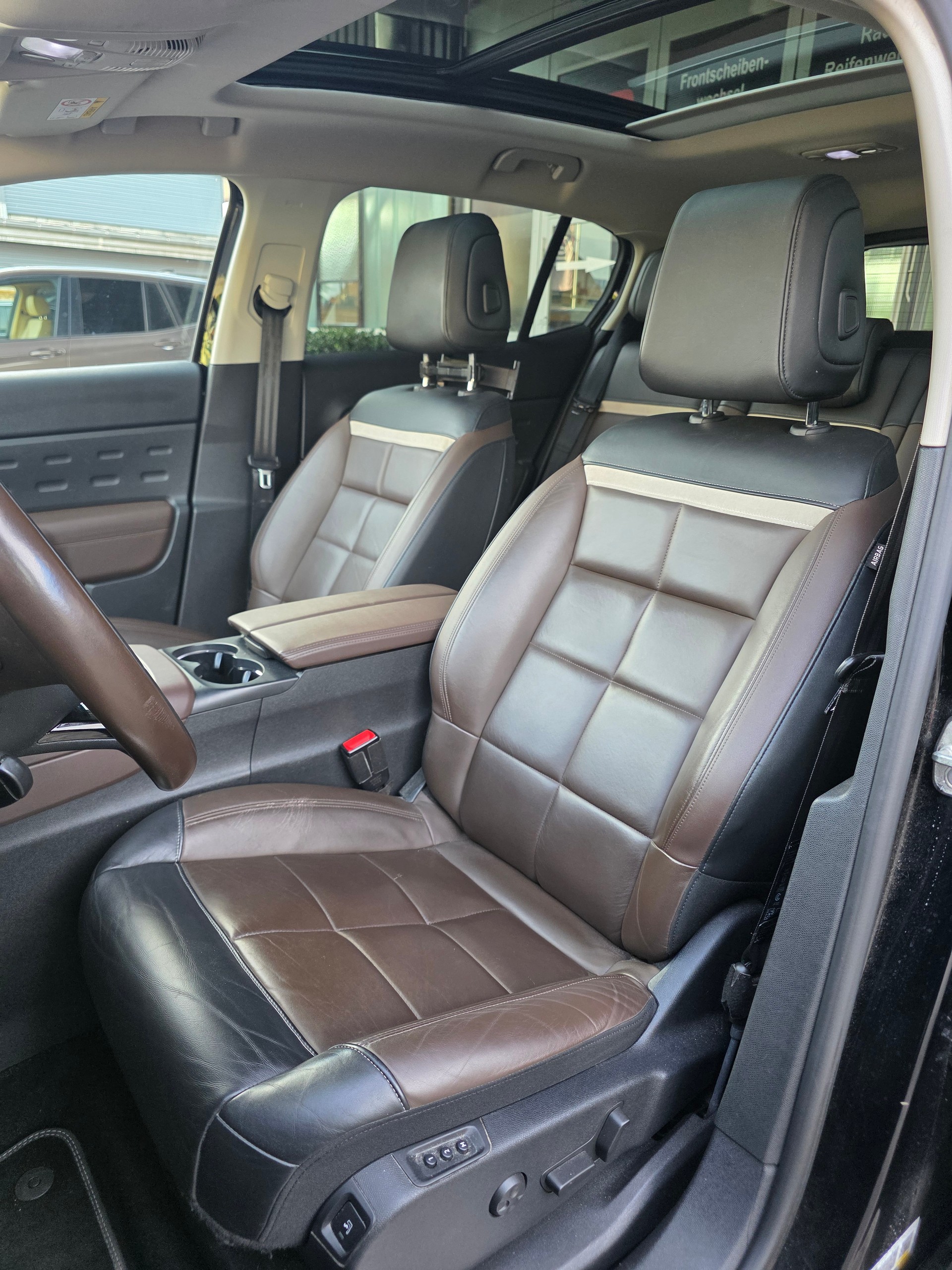 CITROEN 2.0 BlueHDi Shine *360°Kamera *Lenk-Spurassistent *Panodach *Massagesitze*-image-3