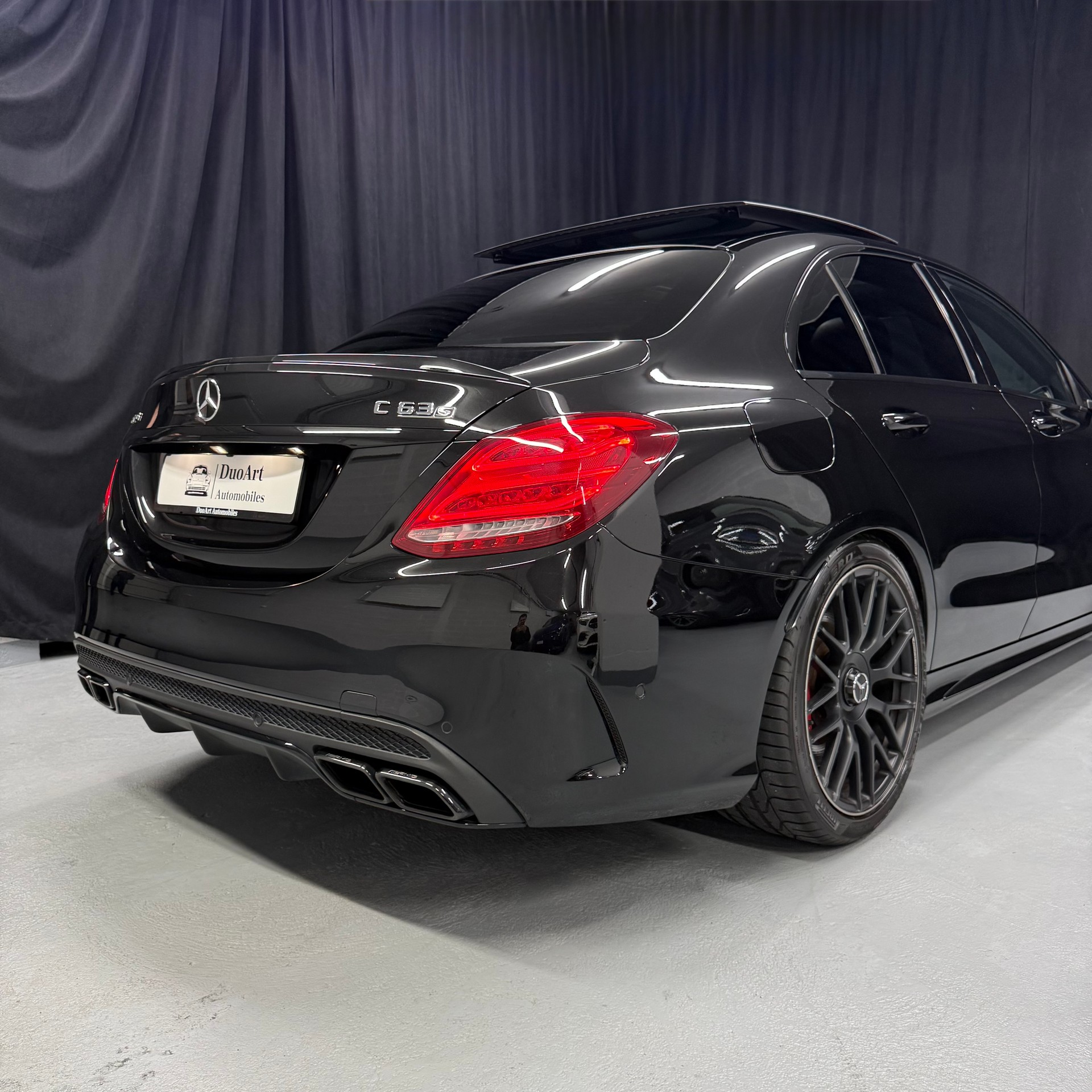 MERCEDES-BENZ C 63 S AMG Speedshift-image-9
