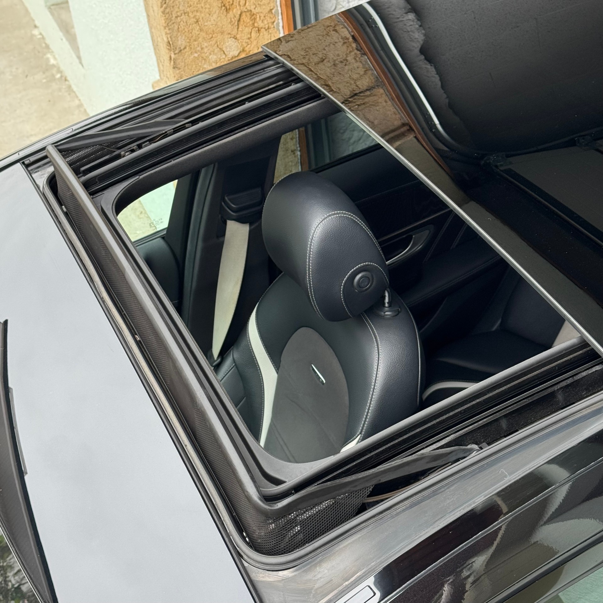 MERCEDES-BENZ C 63 S AMG Speedshift-image-1