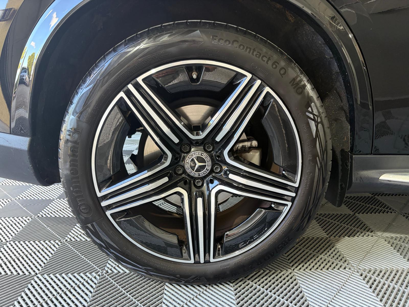 MERCEDES-BENZ GLC 300 4Matic AMG Line 9G-Tronic-image-30