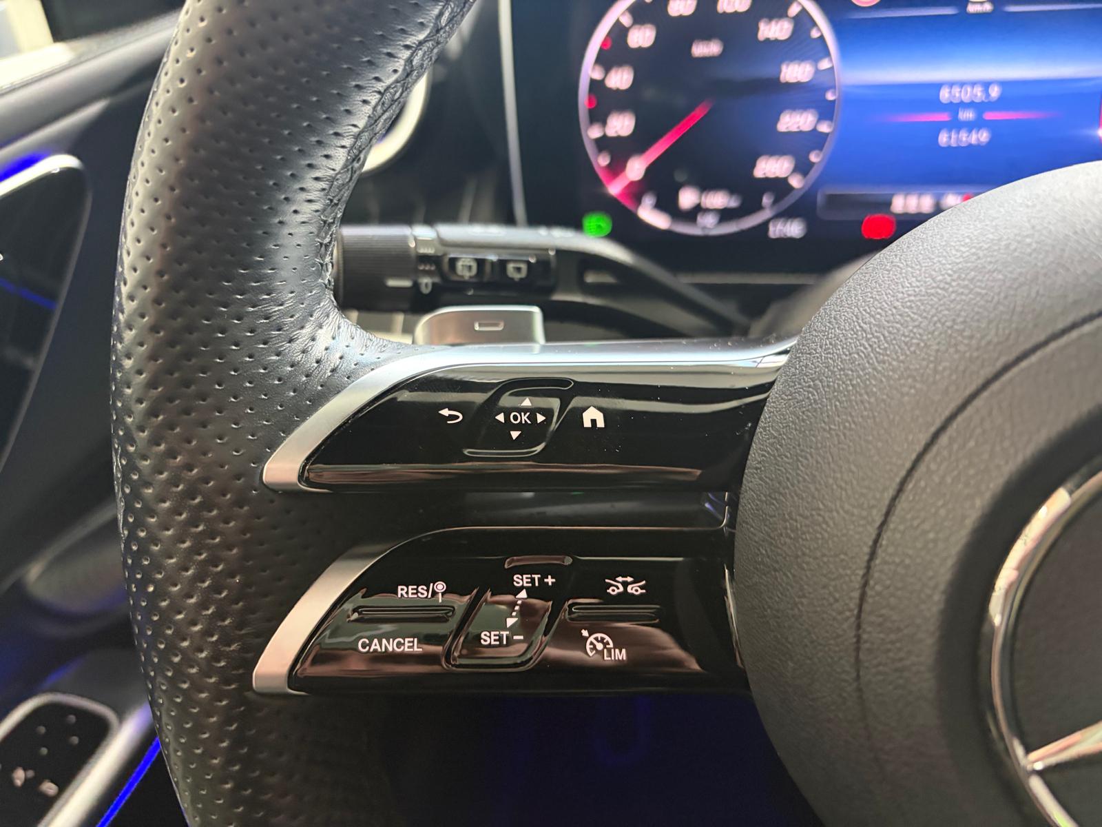 MERCEDES-BENZ GLC 300 4Matic AMG Line 9G-Tronic-image-14