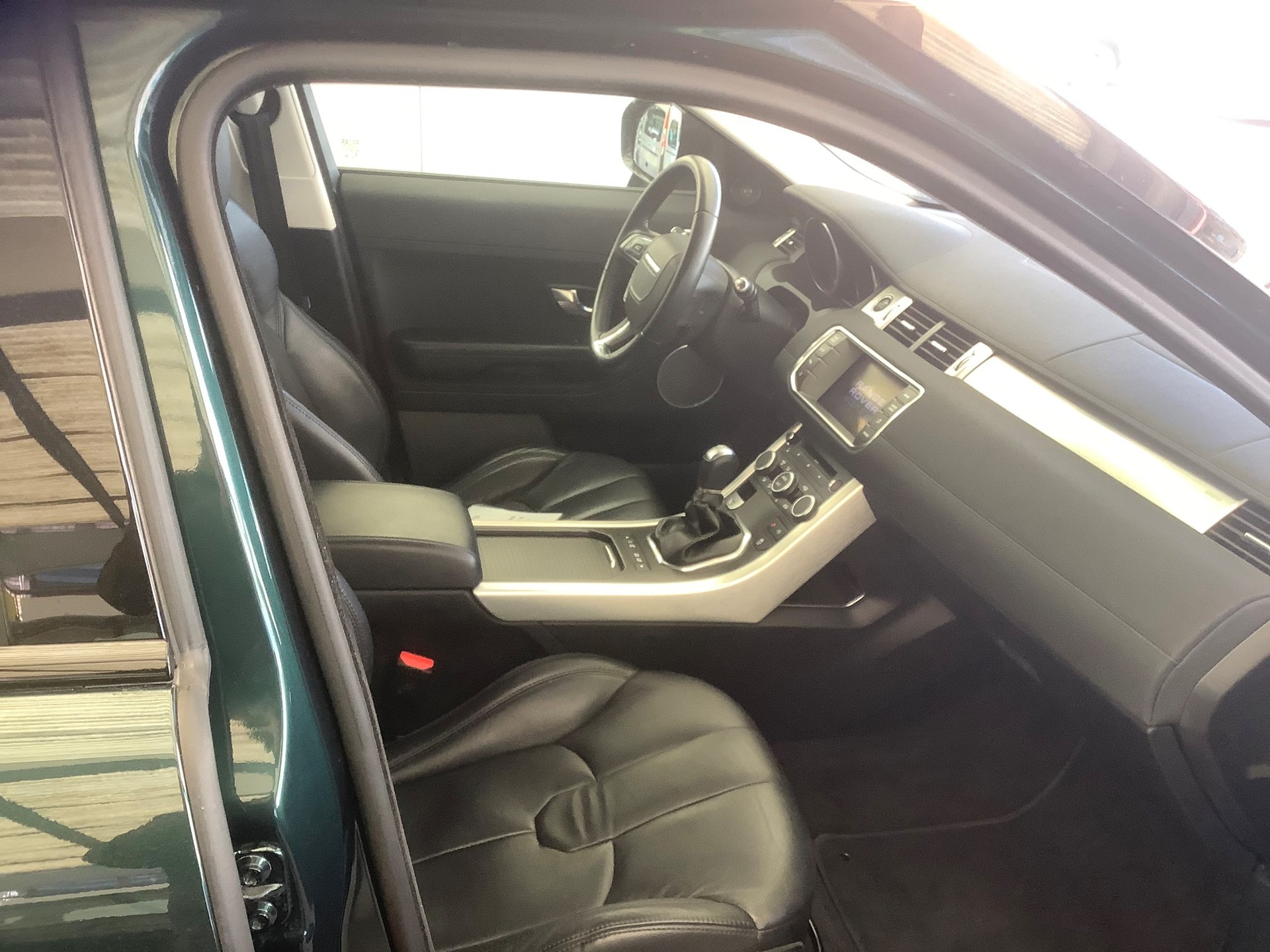 LAND ROVER Range Rover Evoque 2.2 TD4 Prestige-image-9