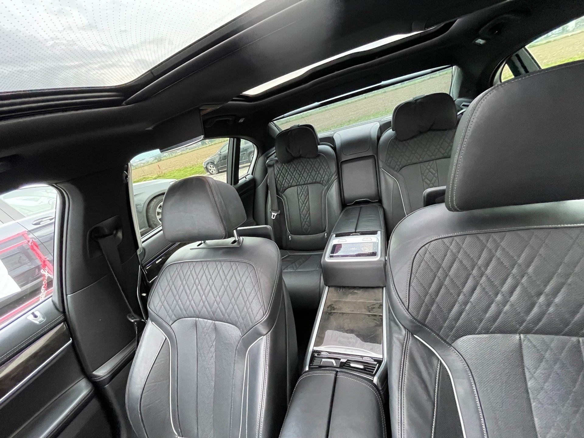 BMW 750Ld xDrive Steptronic-image-1