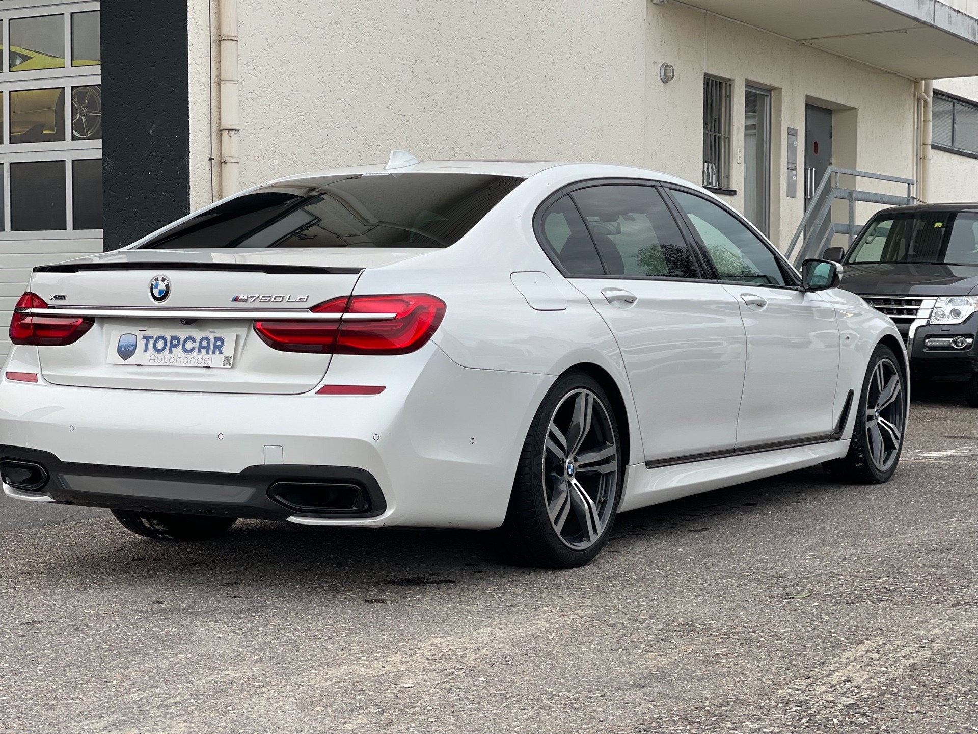 BMW 750Ld xDrive Steptronic-image-7