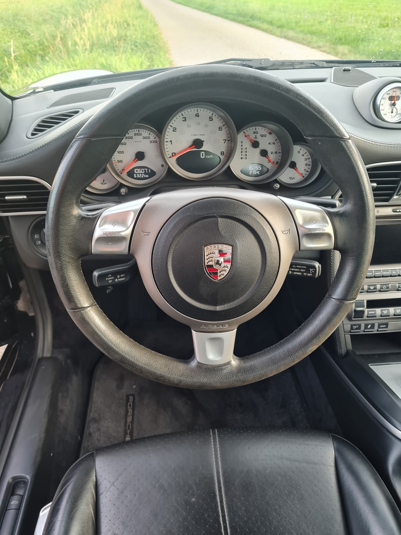 PORSCHE 911 Carrera S-image-6