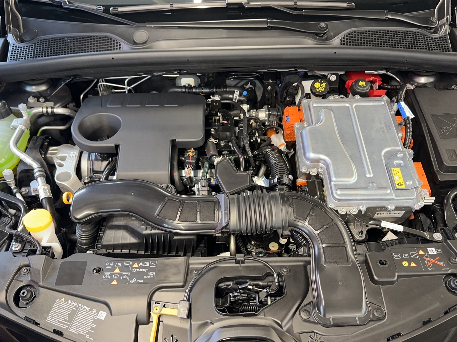 MITSUBISHI Colt 1.6 HEV Invite-image-14