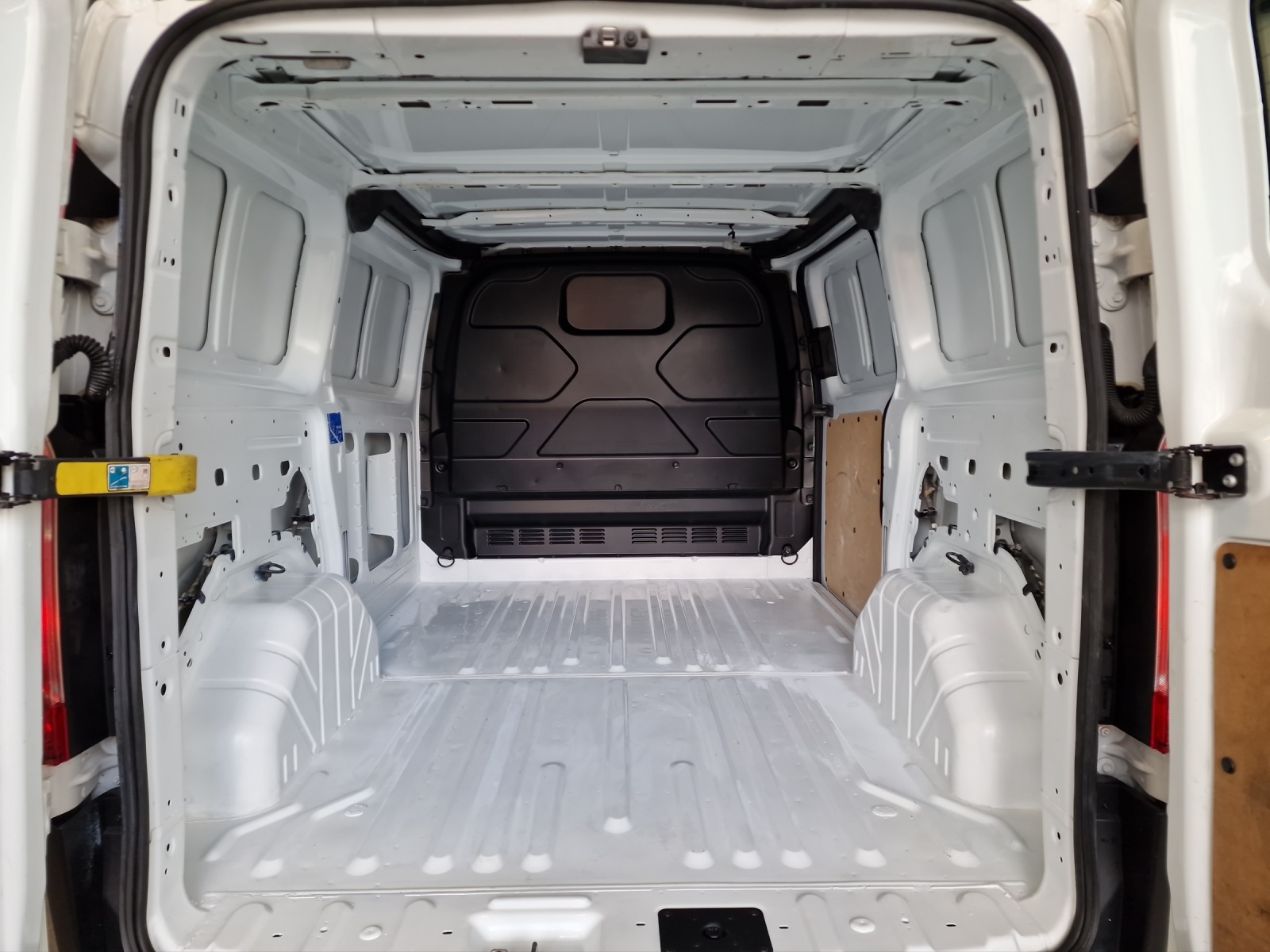 FORD Transit Custom Van 260 L1H1 Startup-image-16