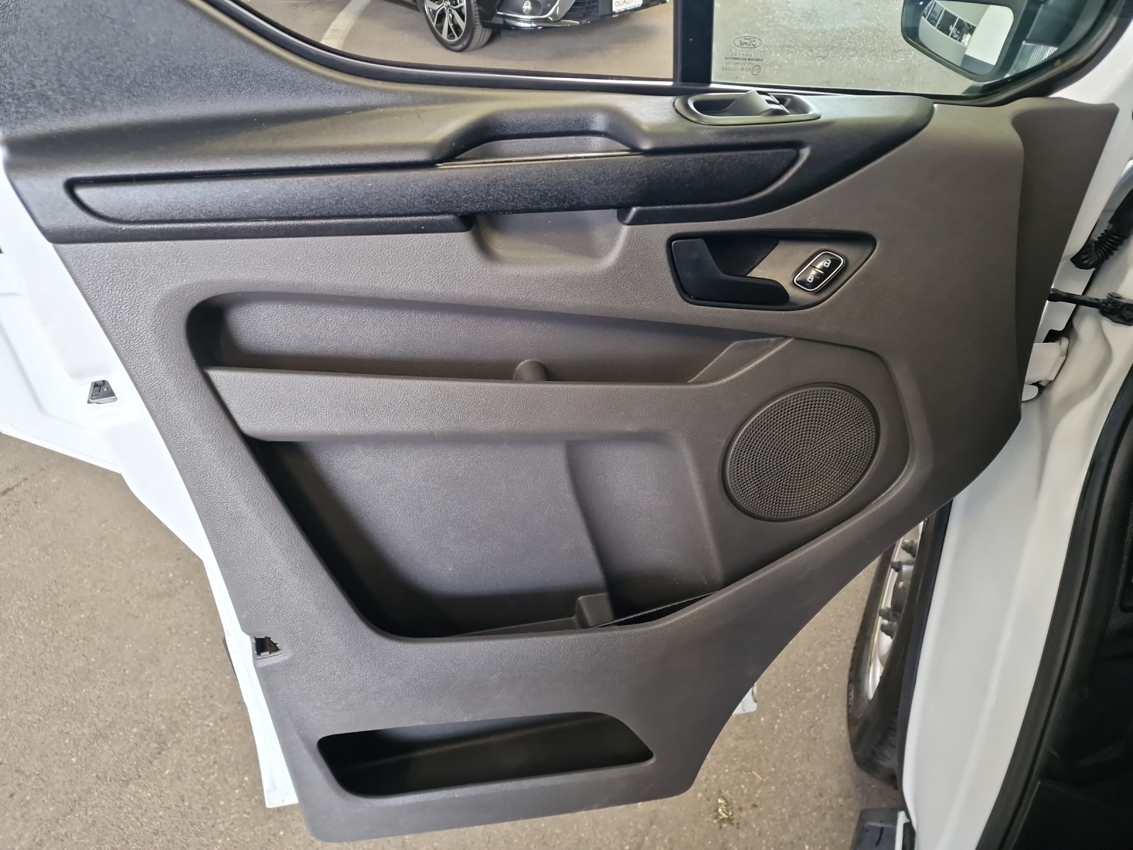FORD Transit Custom Van 260 L1H1 Startup-image-15
