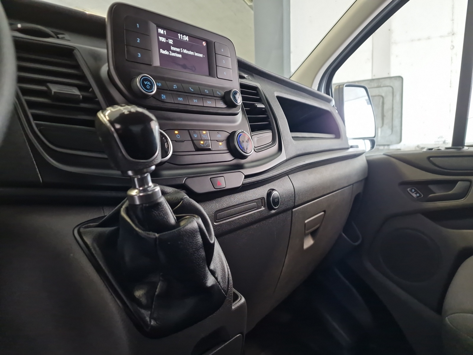 FORD Transit Custom Van 260 L1H1 Startup-image-8