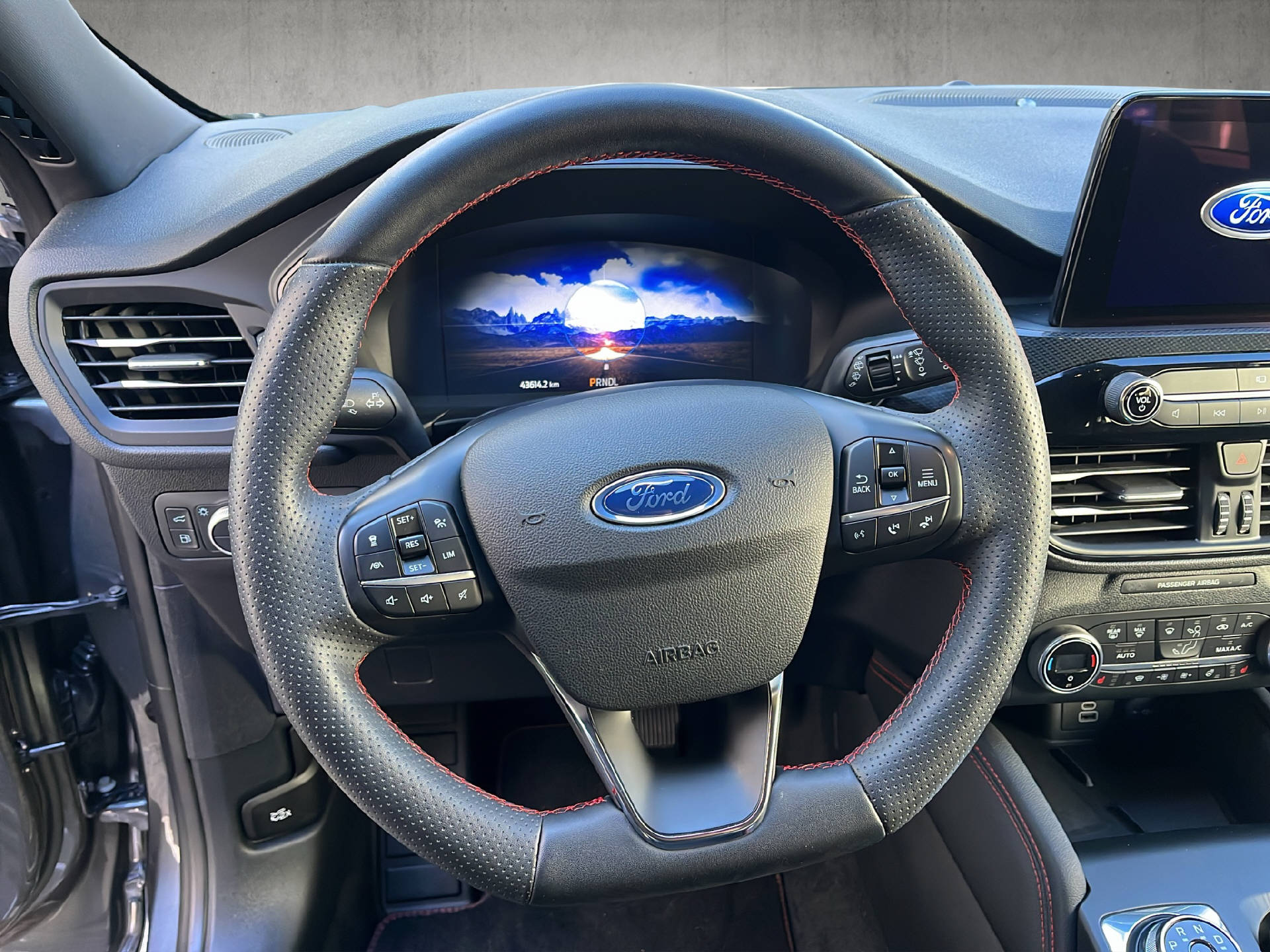 FORD Kuga 2.5 Plug-in Hybrid ST-Line X-image-10