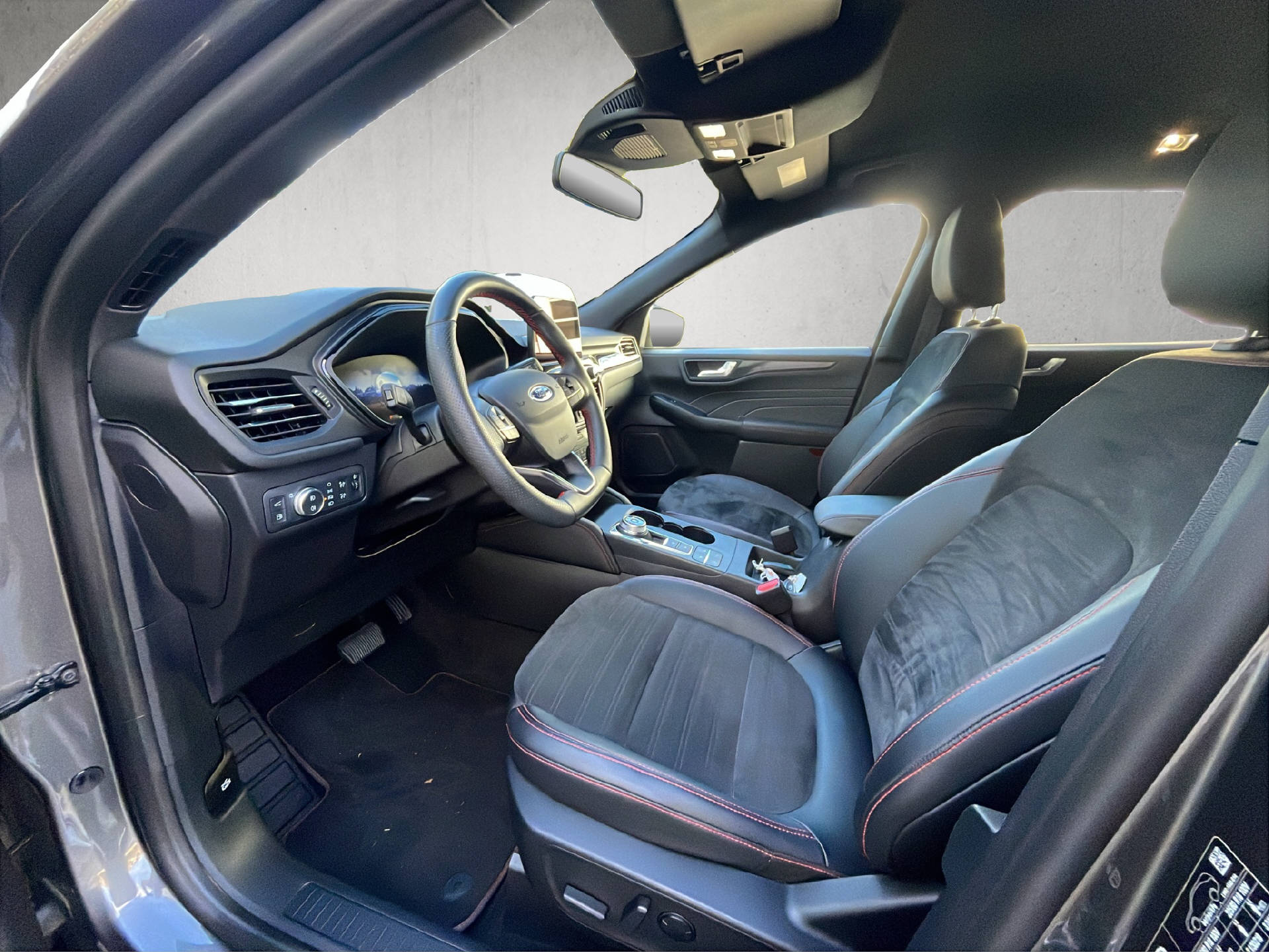 FORD Kuga 2.5 Plug-in Hybrid ST-Line X-image-9