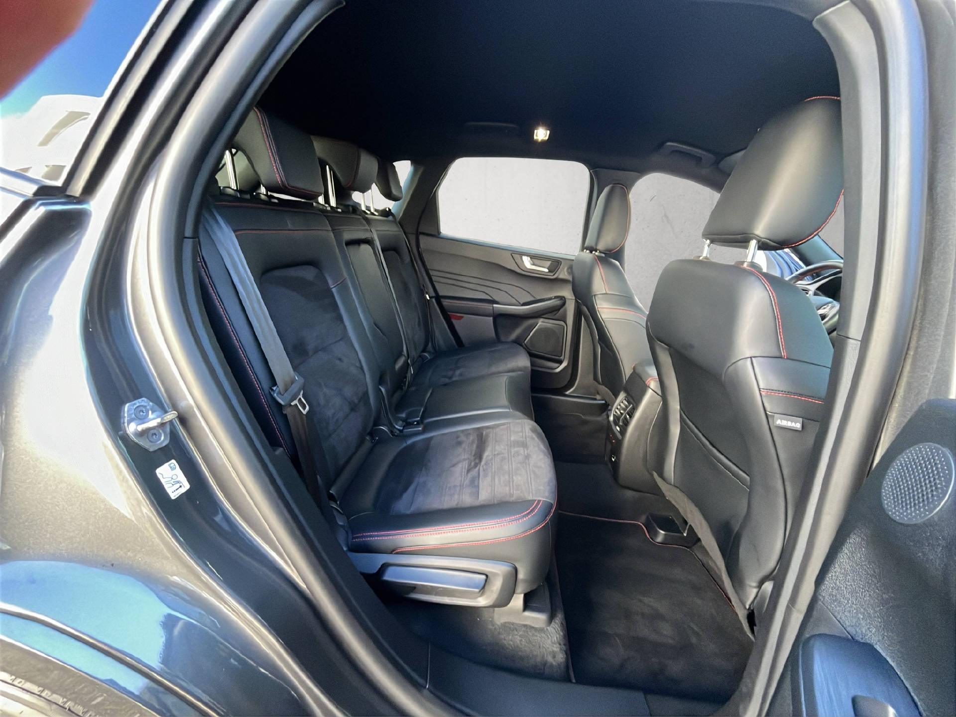FORD Kuga 2.5 Plug-in Hybrid ST-Line X-image-25