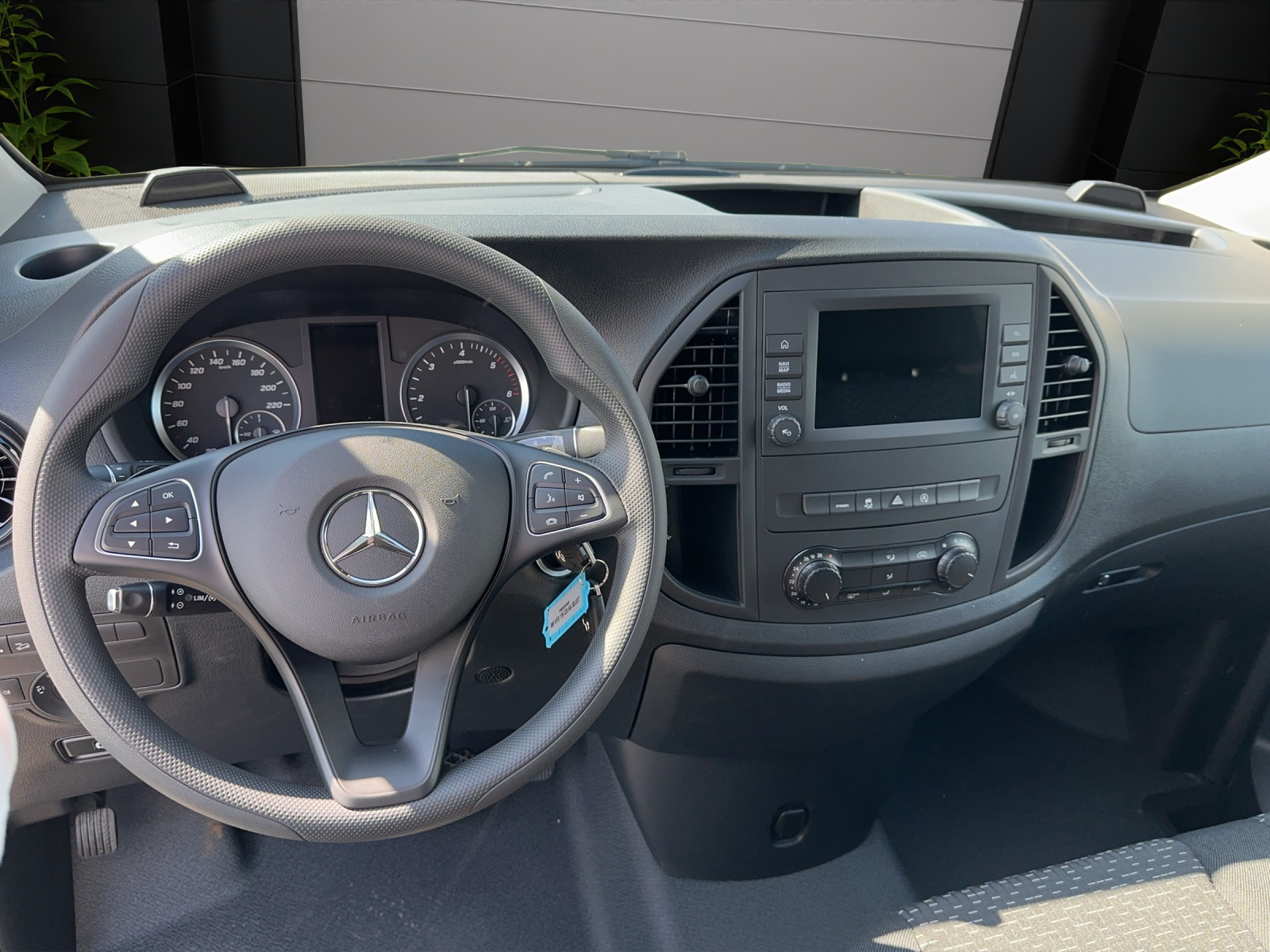 MERCEDES-BENZ Vito 116 CDI Lang 9G-Tronic 4M Select-image-4