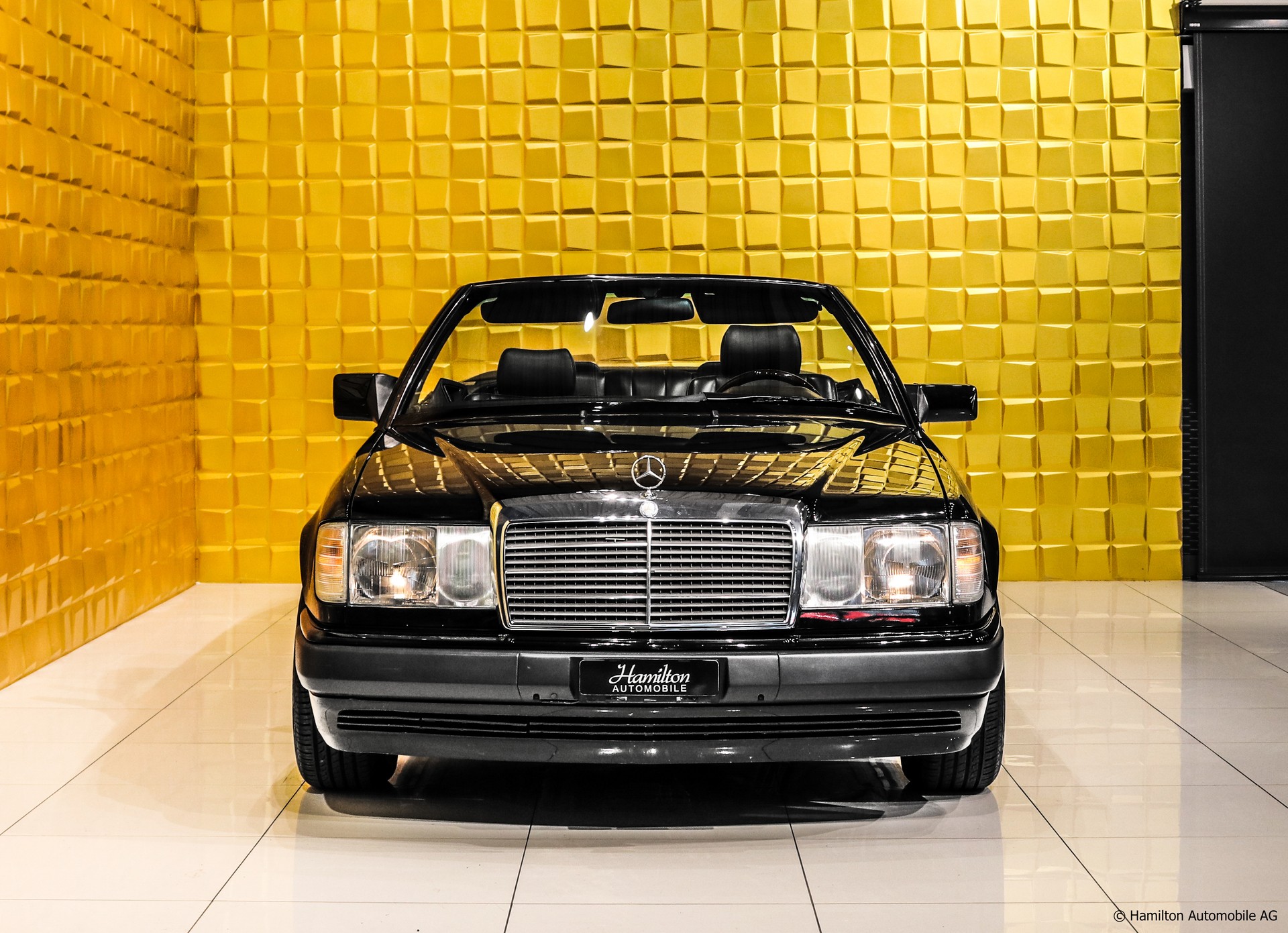 MERCEDES-BENZ 300 CE-24 3.0L V6 Cabriolet (M104.980 I6) Veteran-image-2