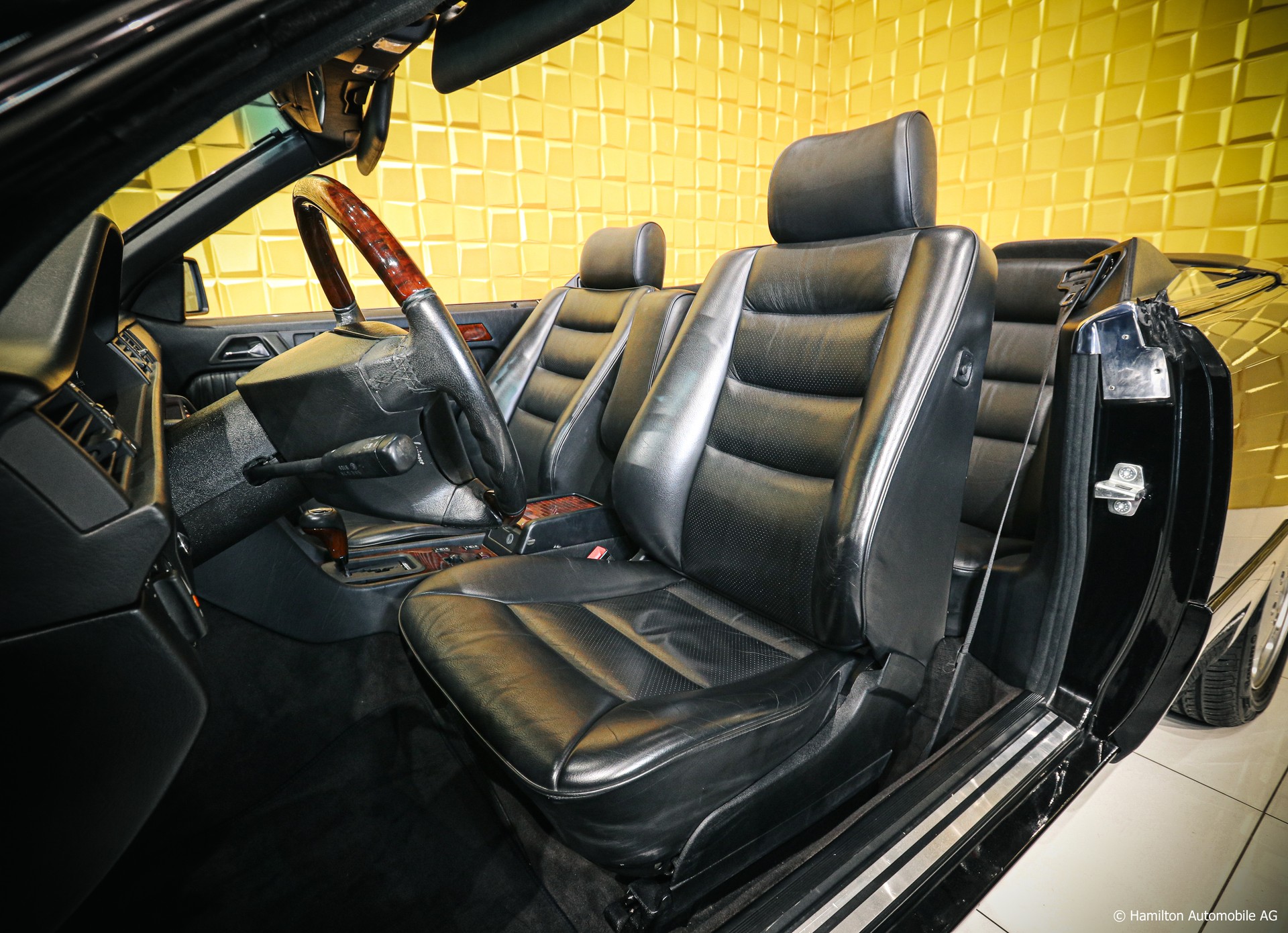 MERCEDES-BENZ 300 CE-24 3.0L V6 Cabriolet (M104.980 I6) Veteran-image-15