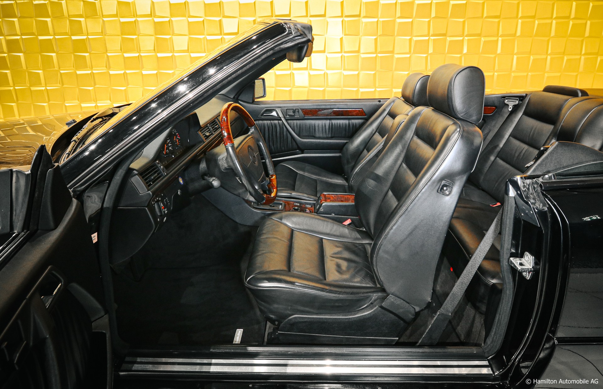MERCEDES-BENZ 300 CE-24 3.0L V6 Cabriolet (M104.980 I6) Veteran-image-14