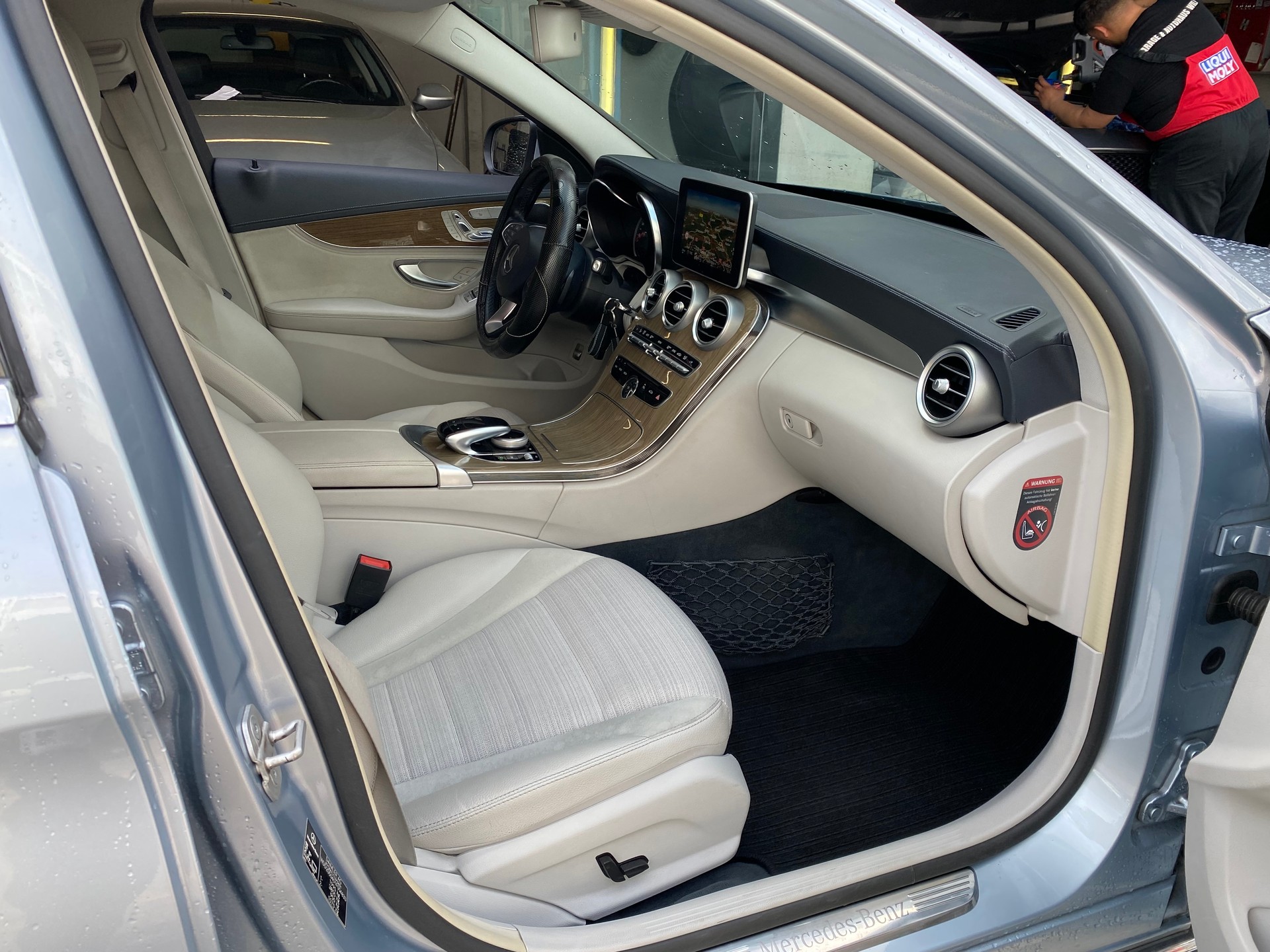 MERCEDES-BENZ C 180 Avantgarde 7G-Tronic-image-10