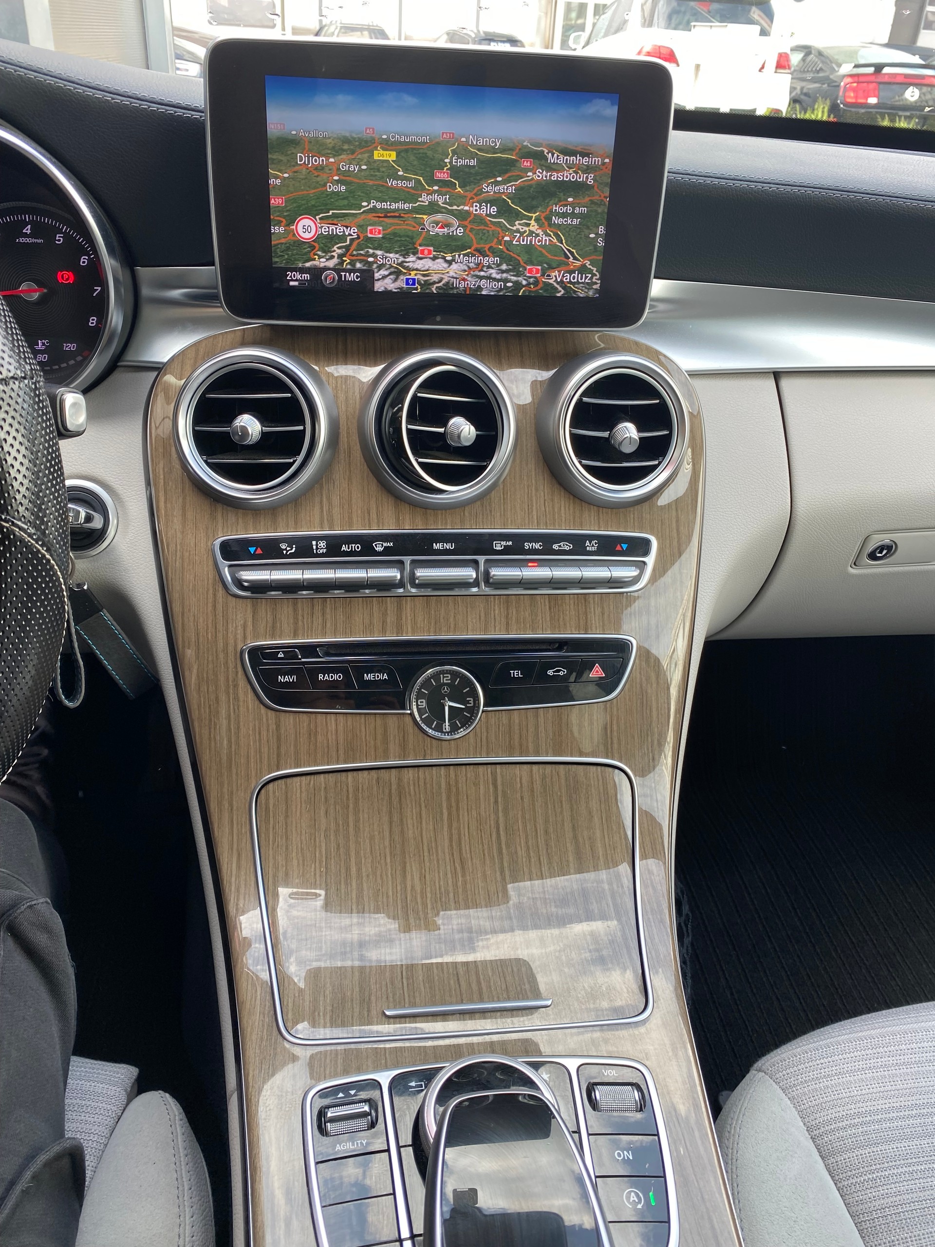 MERCEDES-BENZ C 180 Avantgarde 7G-Tronic-image-12