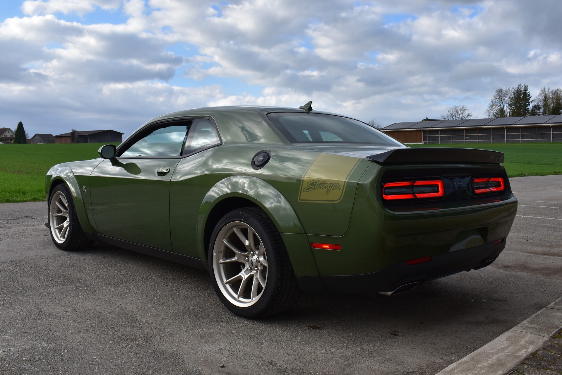 DODGE Challenger Swinger F8 Green-image-4