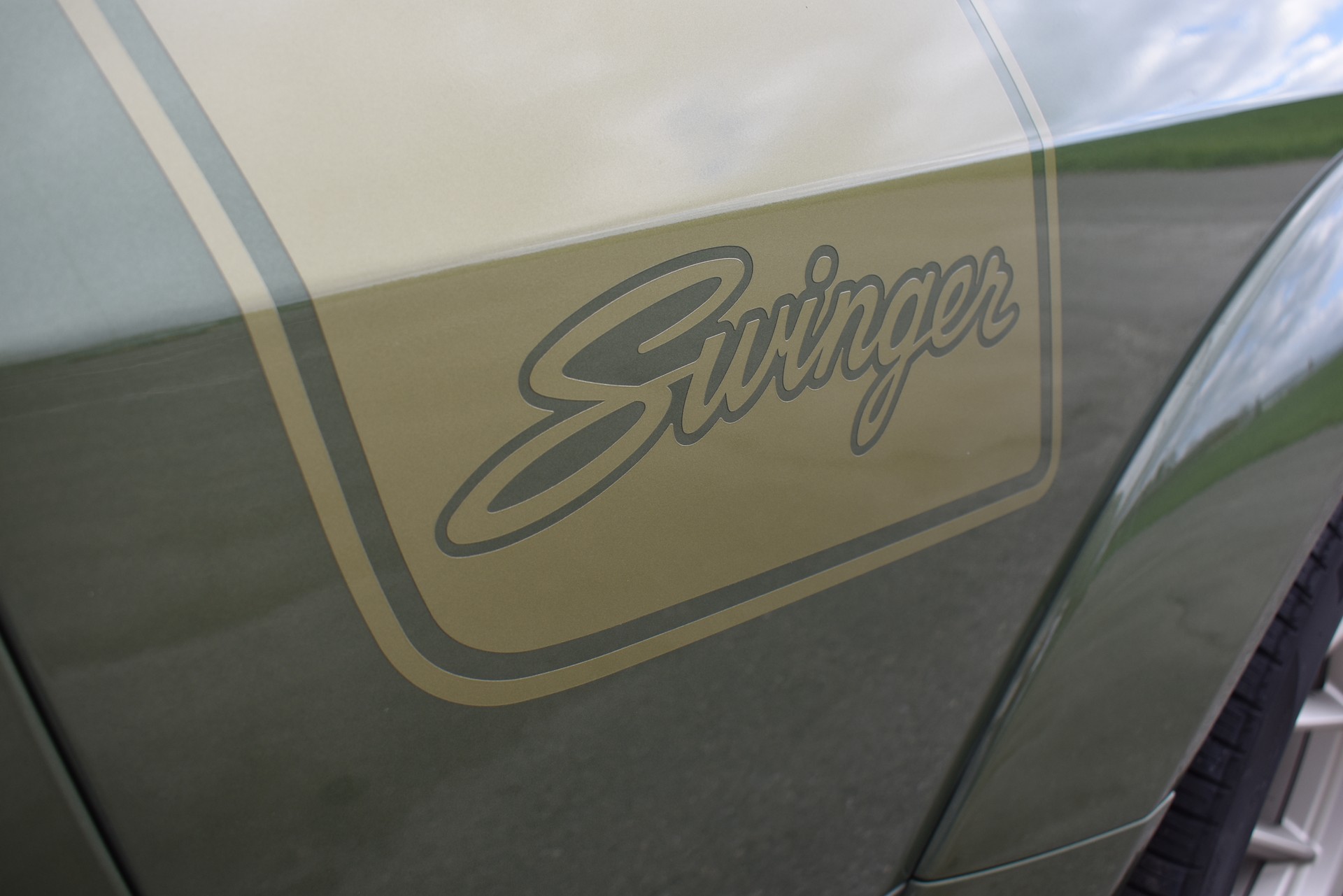 DODGE Challenger Swinger F8 Green-image-7