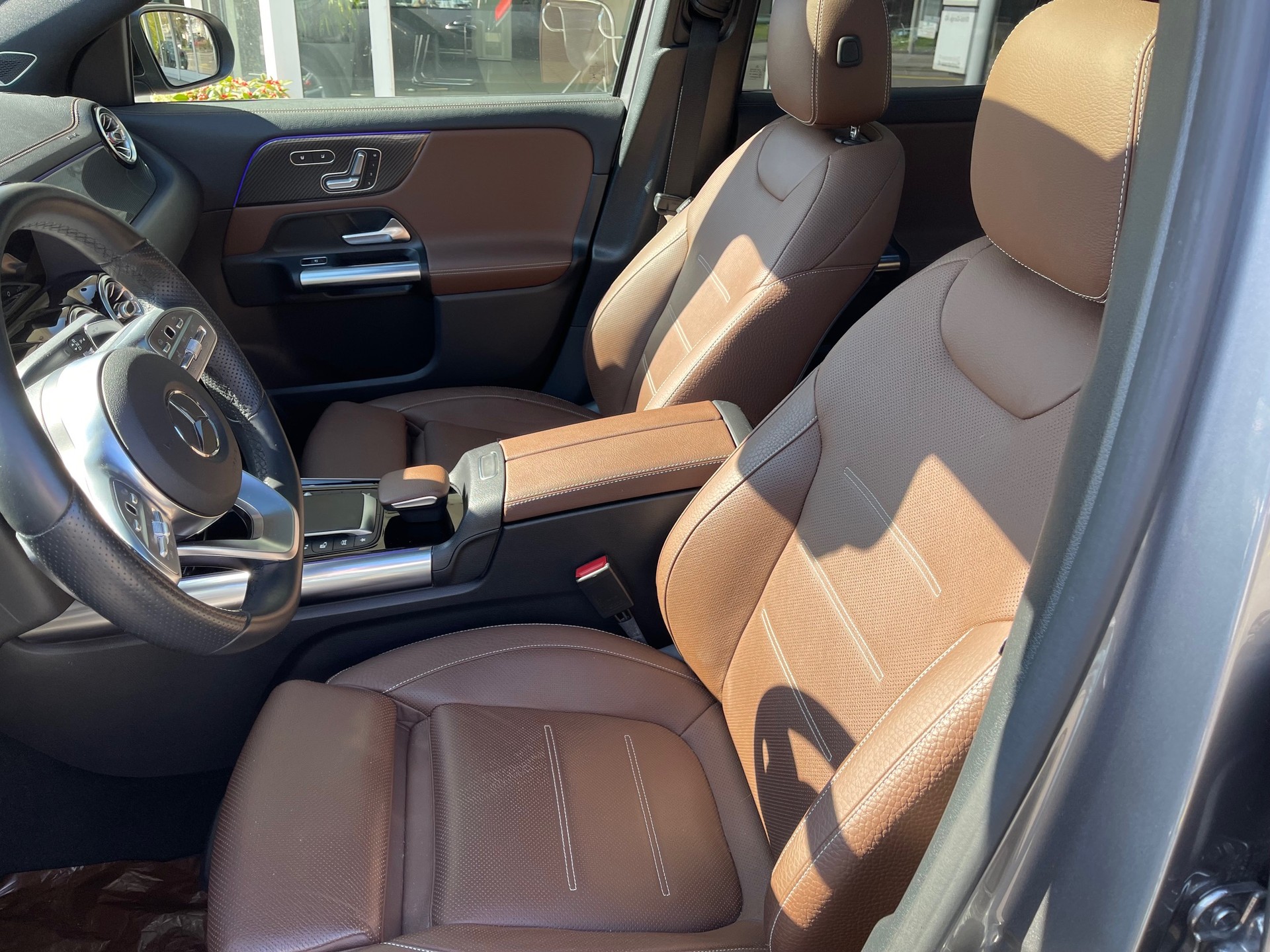 MERCEDES-BENZ GLA 220d 4Matic AMG Line 8G-DCT-image-8
