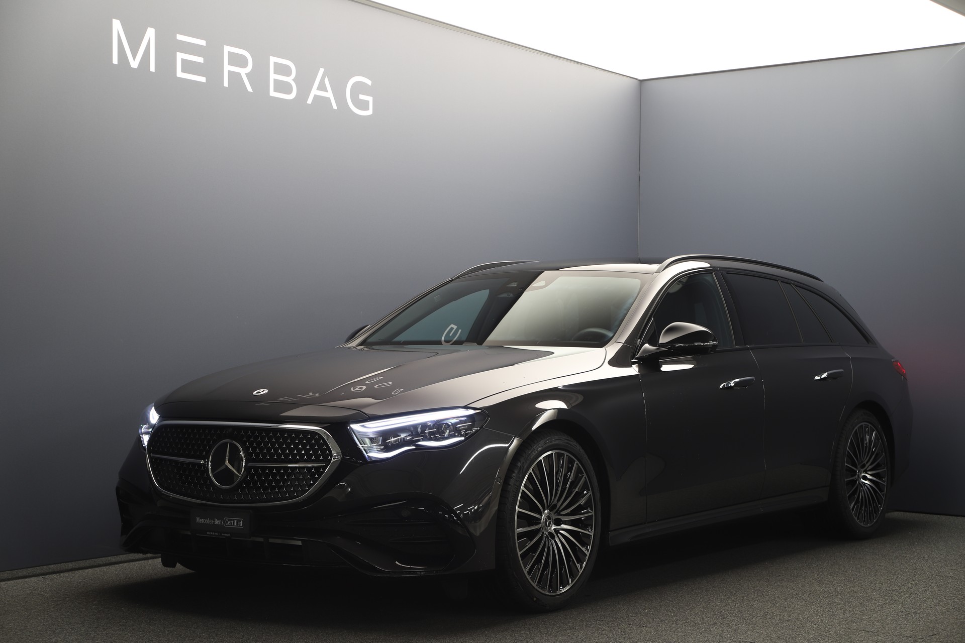 MERCEDES-BENZ E 220 d T 4Matic 9G-Tronic-image-1