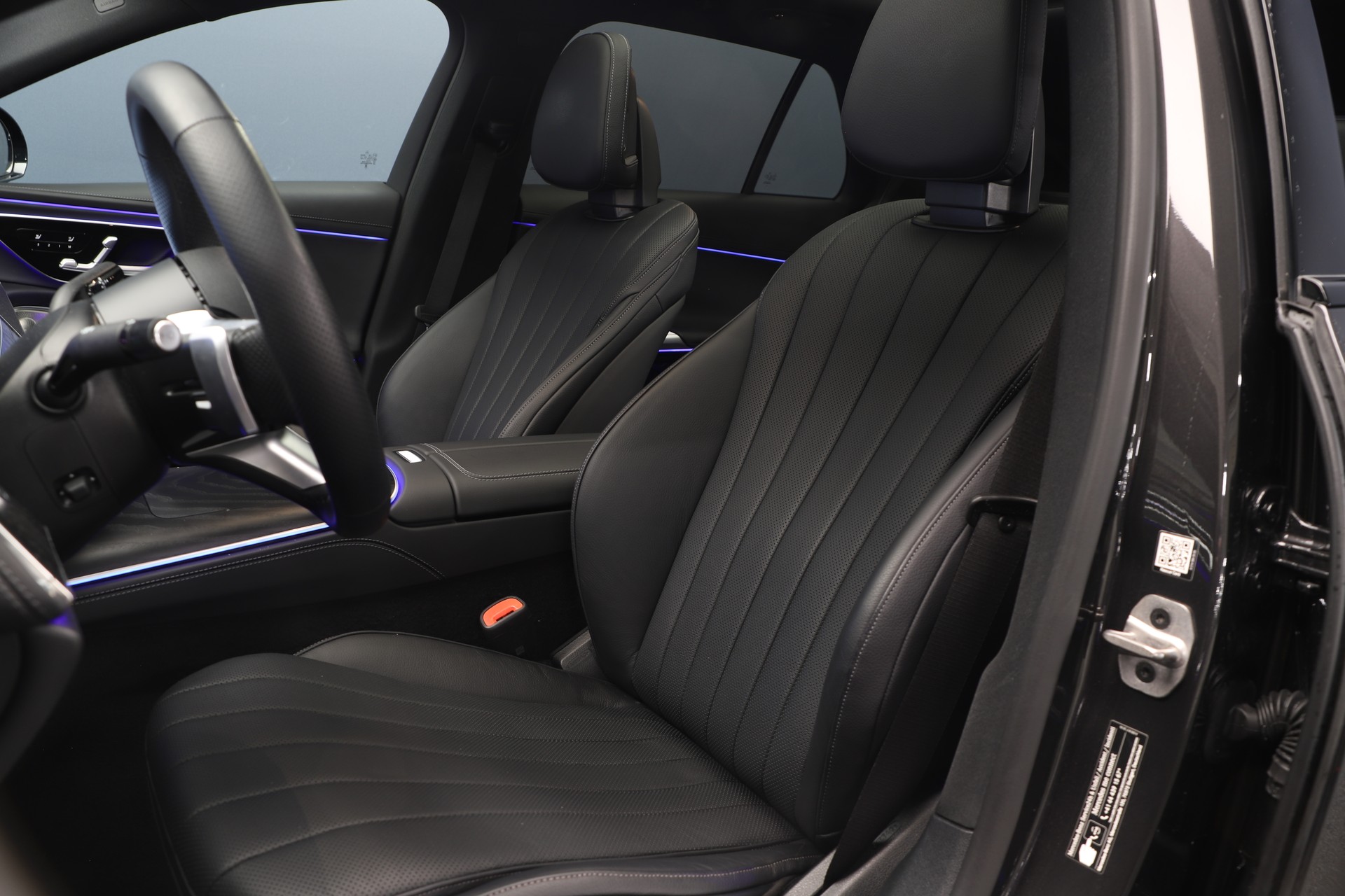 MERCEDES-BENZ E 220 d T 4Matic 9G-Tronic-image-8