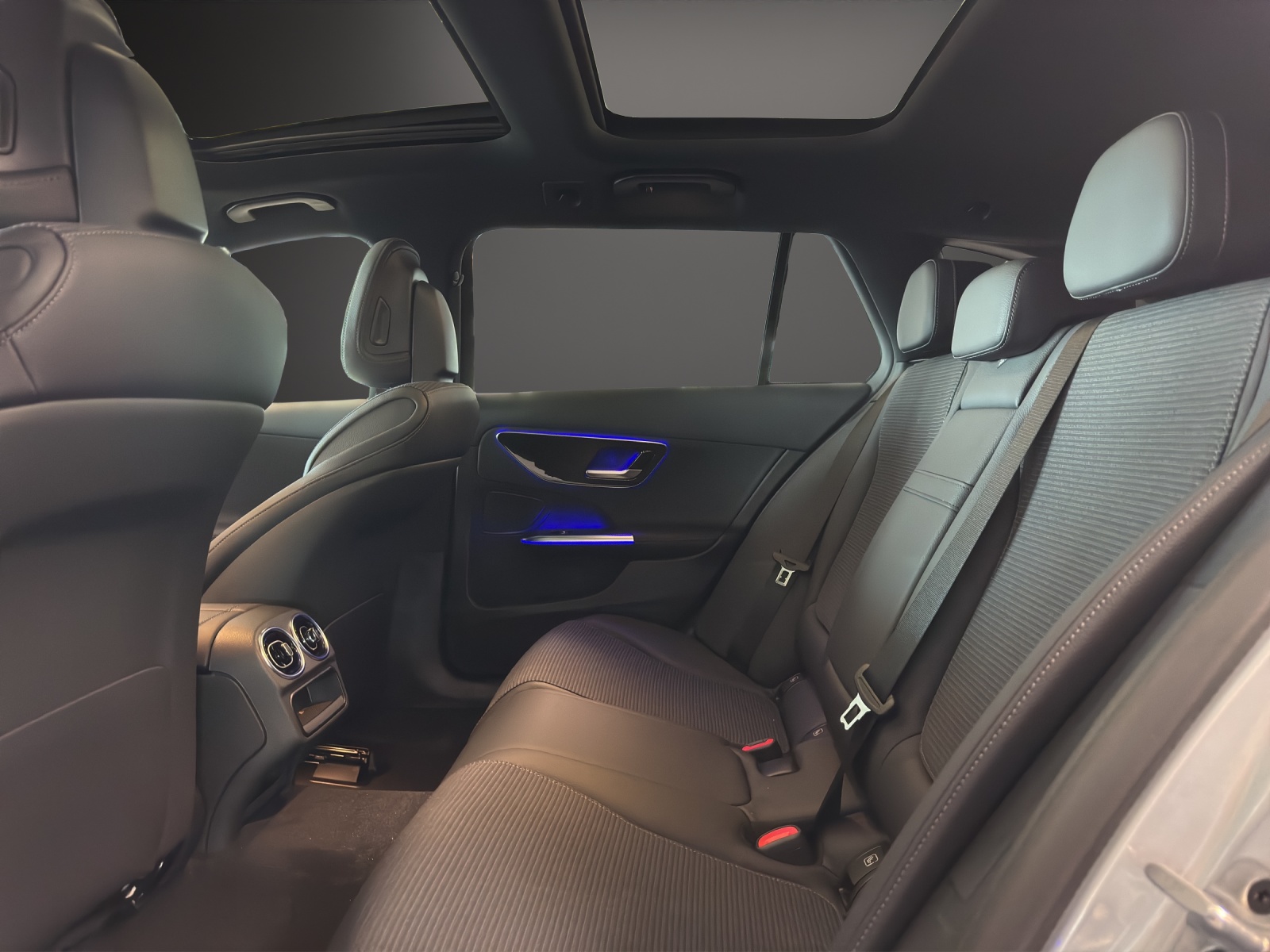 MERCEDES-BENZ C 220 d T 4 M Swiss Star-image-11