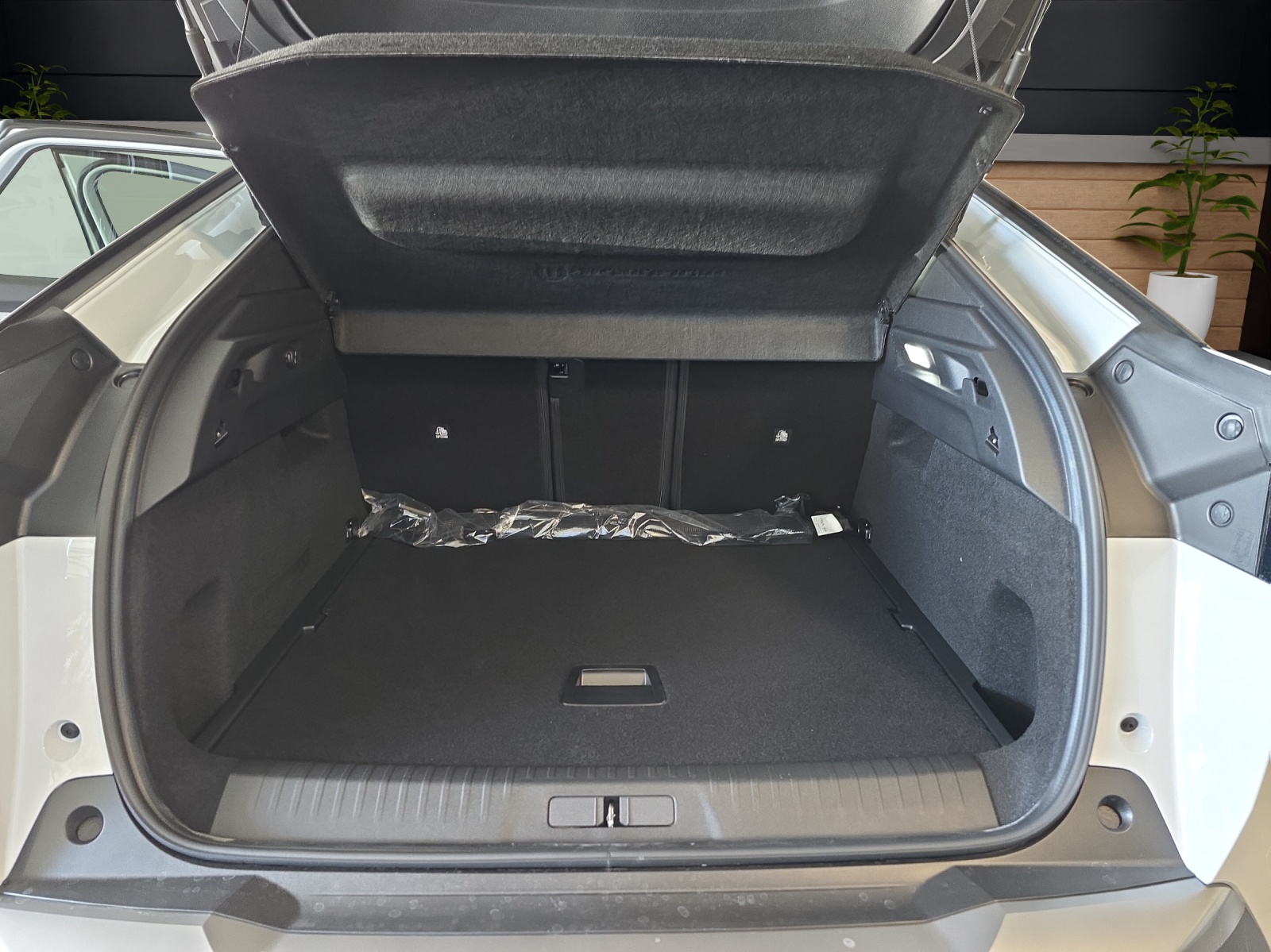 PEUGEOT 3008 NEW 145 e-DCS Allure P-image-8