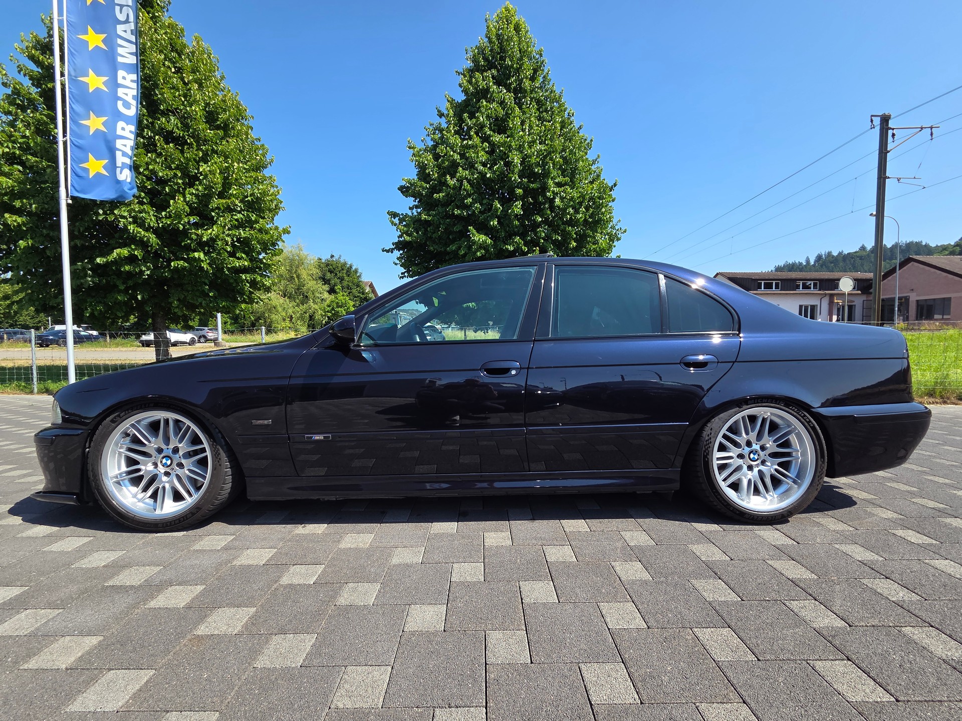 BMW M5-image-3