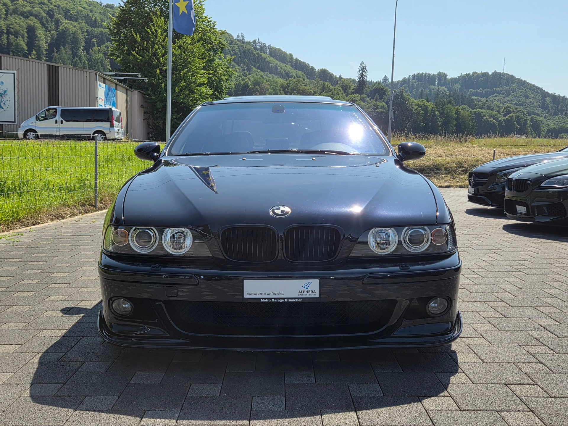 BMW M5-image-1