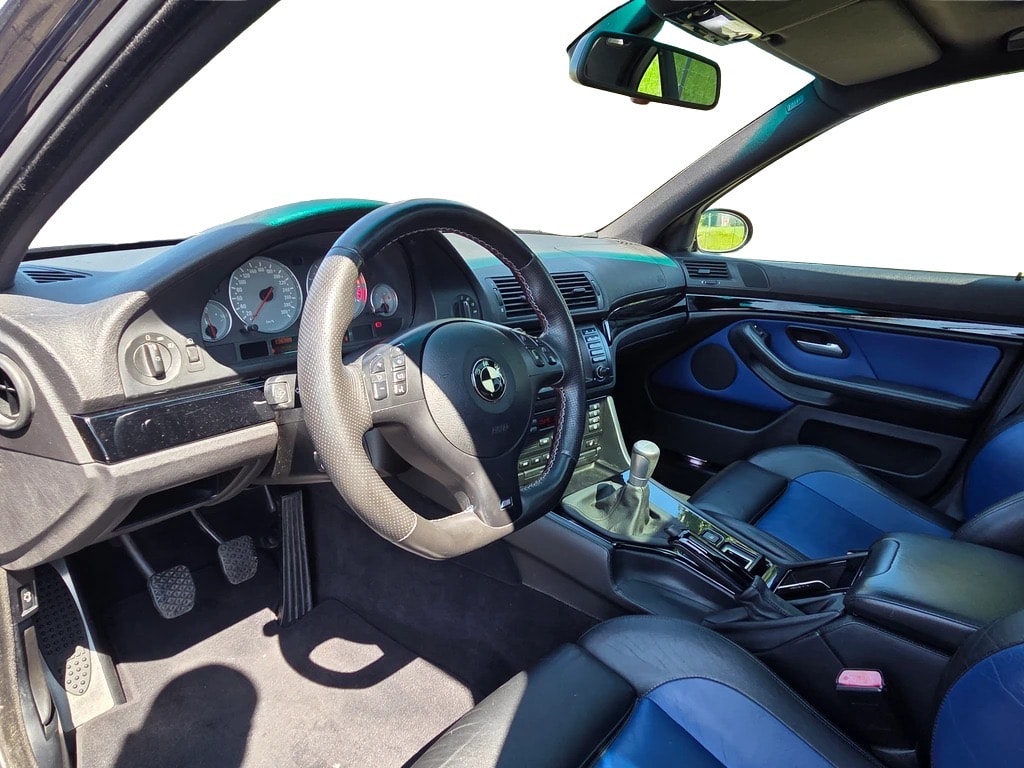 BMW M5-image-7