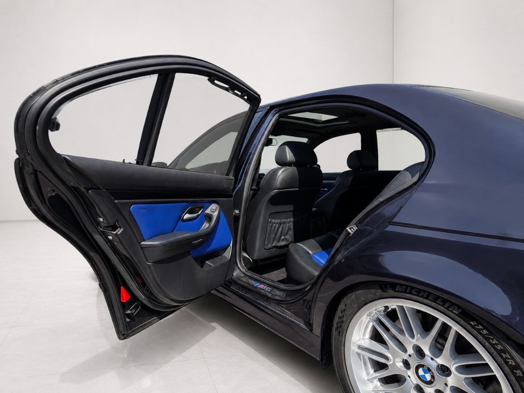 BMW M5-image-12