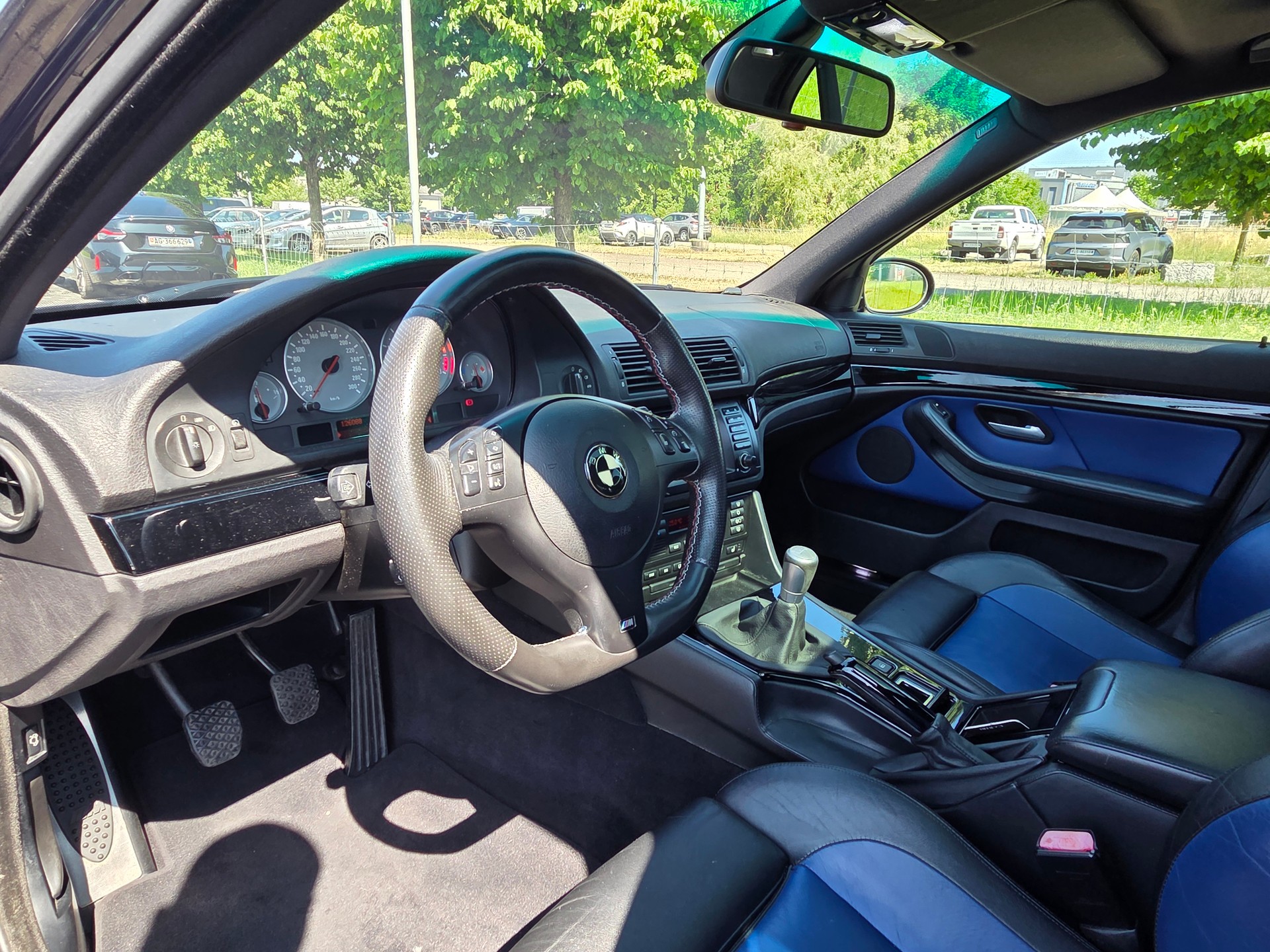BMW M5-image-7