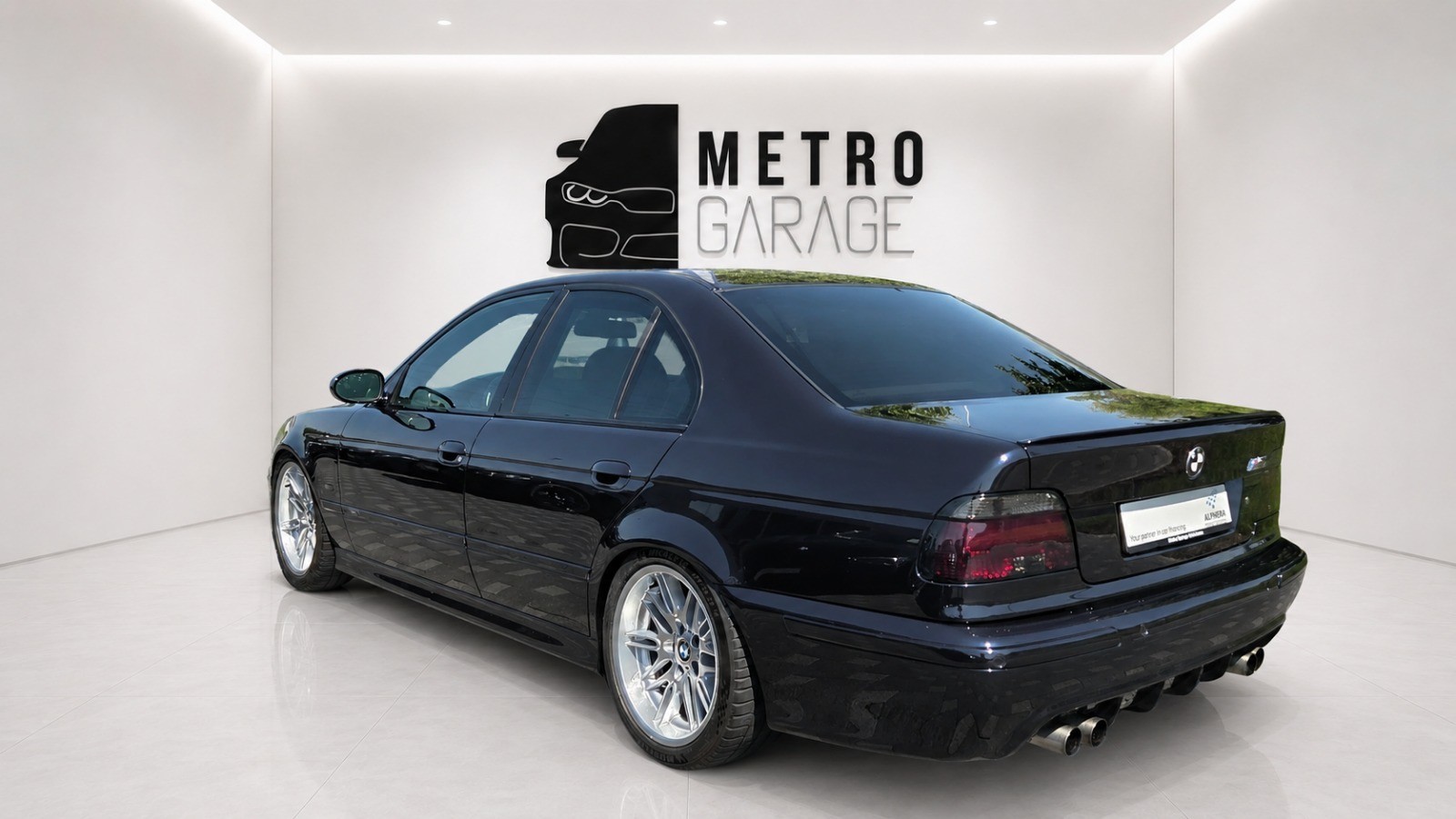 BMW M5-image-2