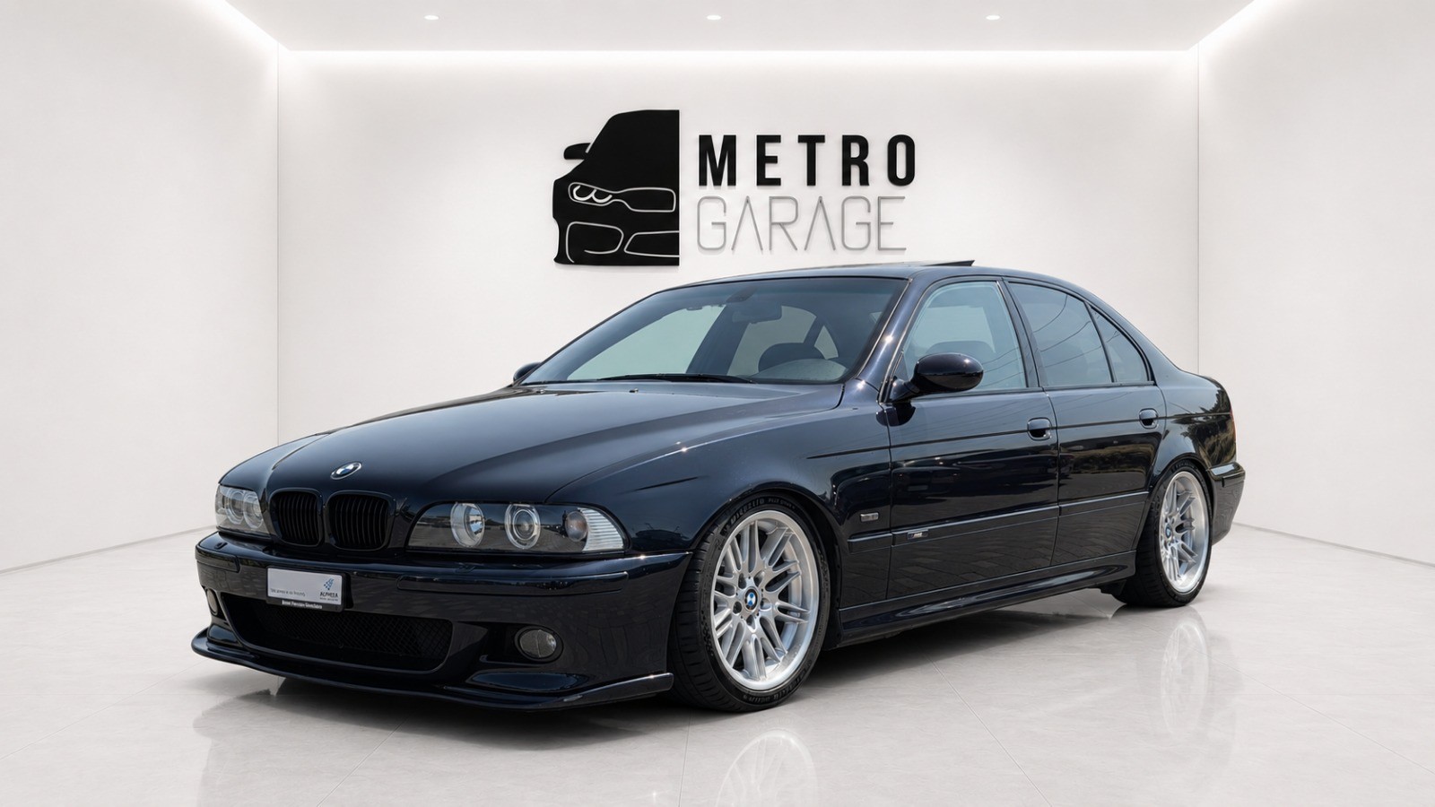 BMW M5-image-0