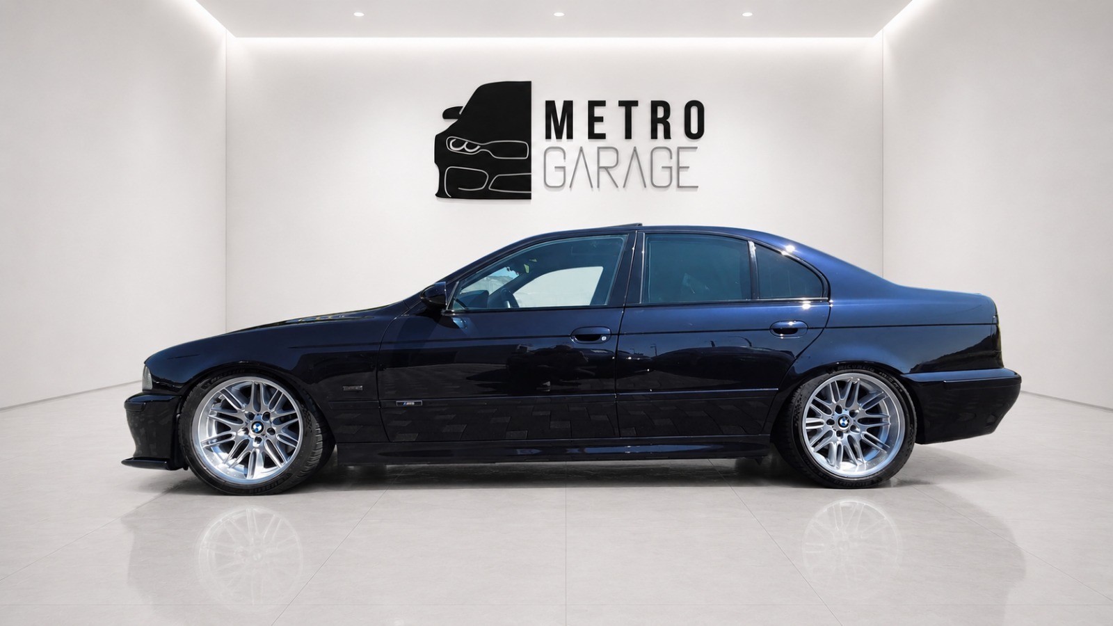 BMW M5-image-1