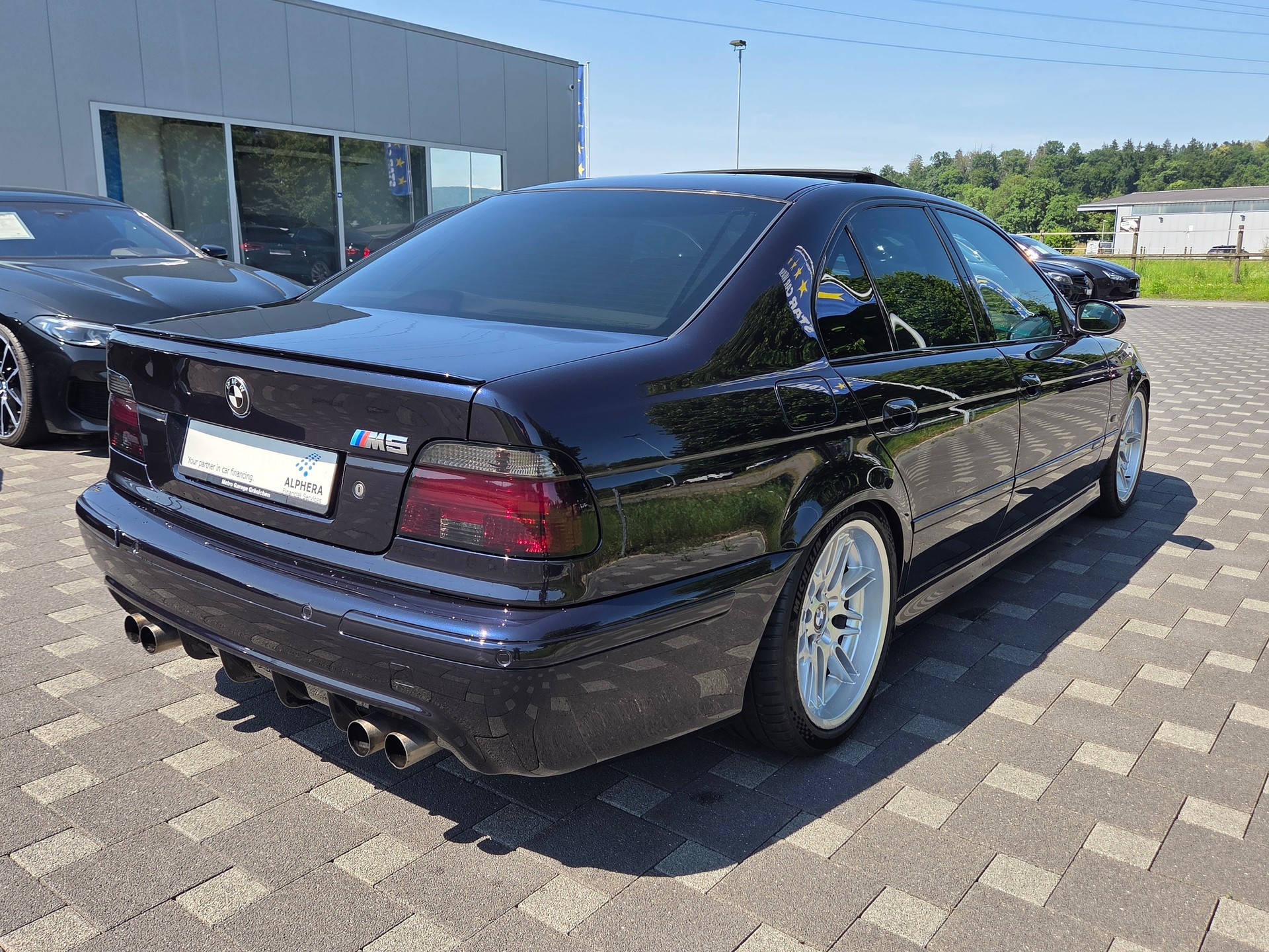 BMW M5-image-5
