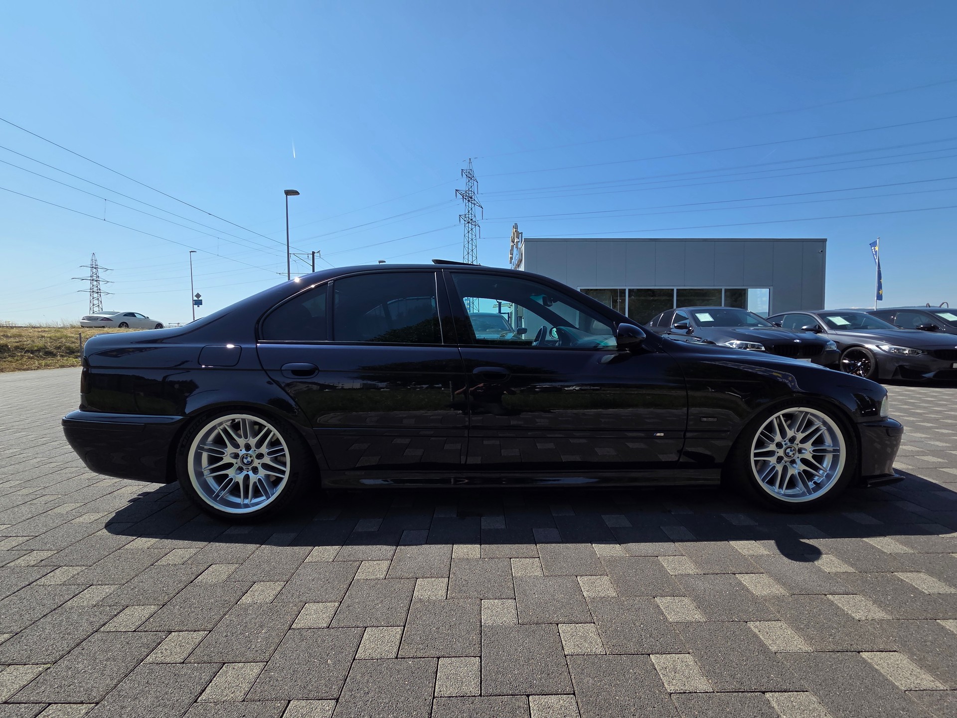 BMW M5-image-6