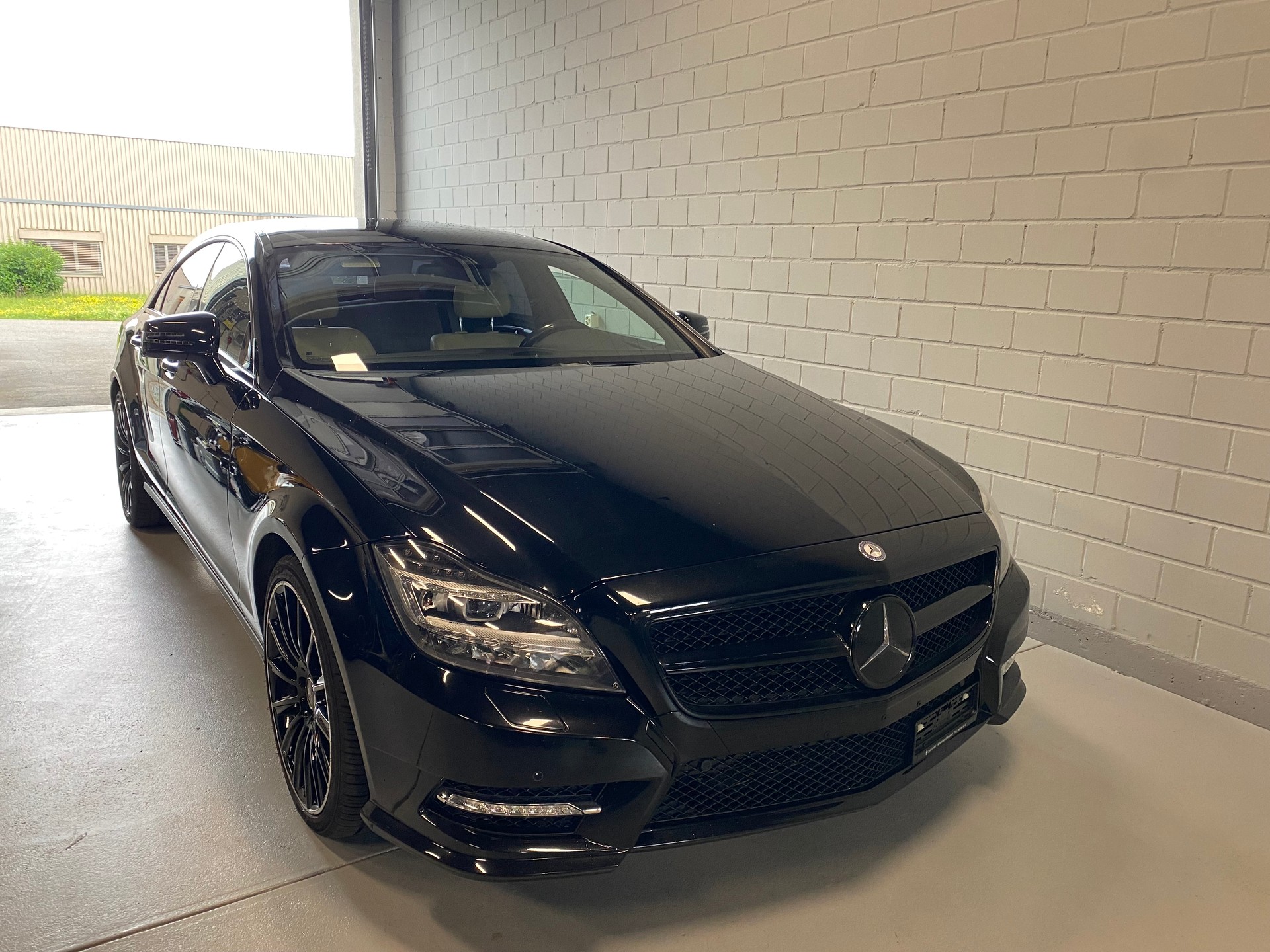 MERCEDES-BENZ CLS 500 4Matic 7G-Tronic-image-2