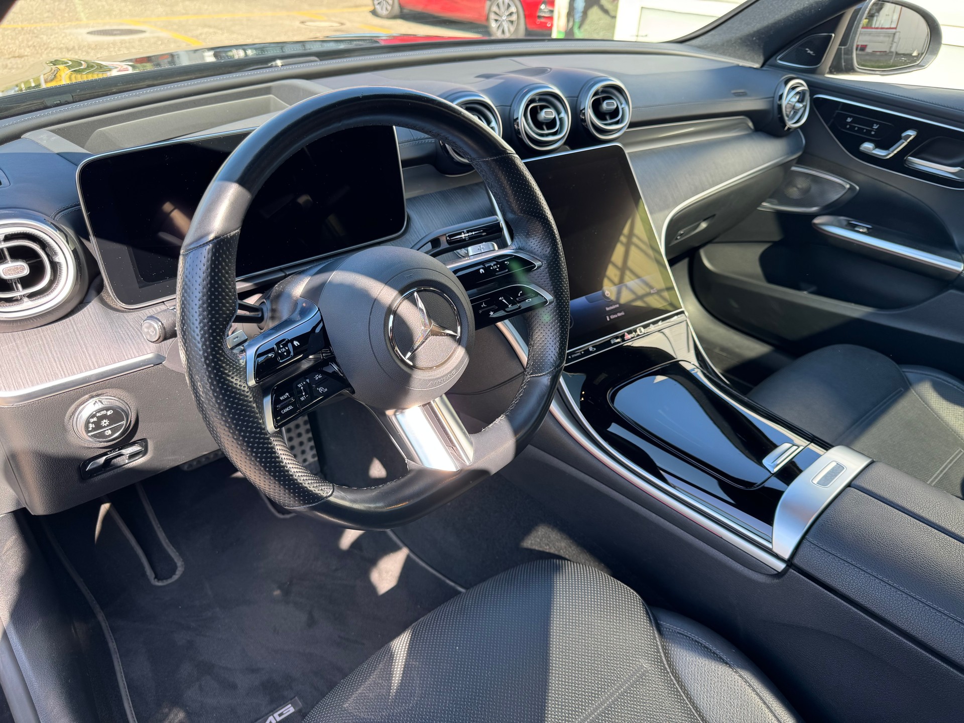 MERCEDES-BENZ C 300 4Matic AMG Line-image-4