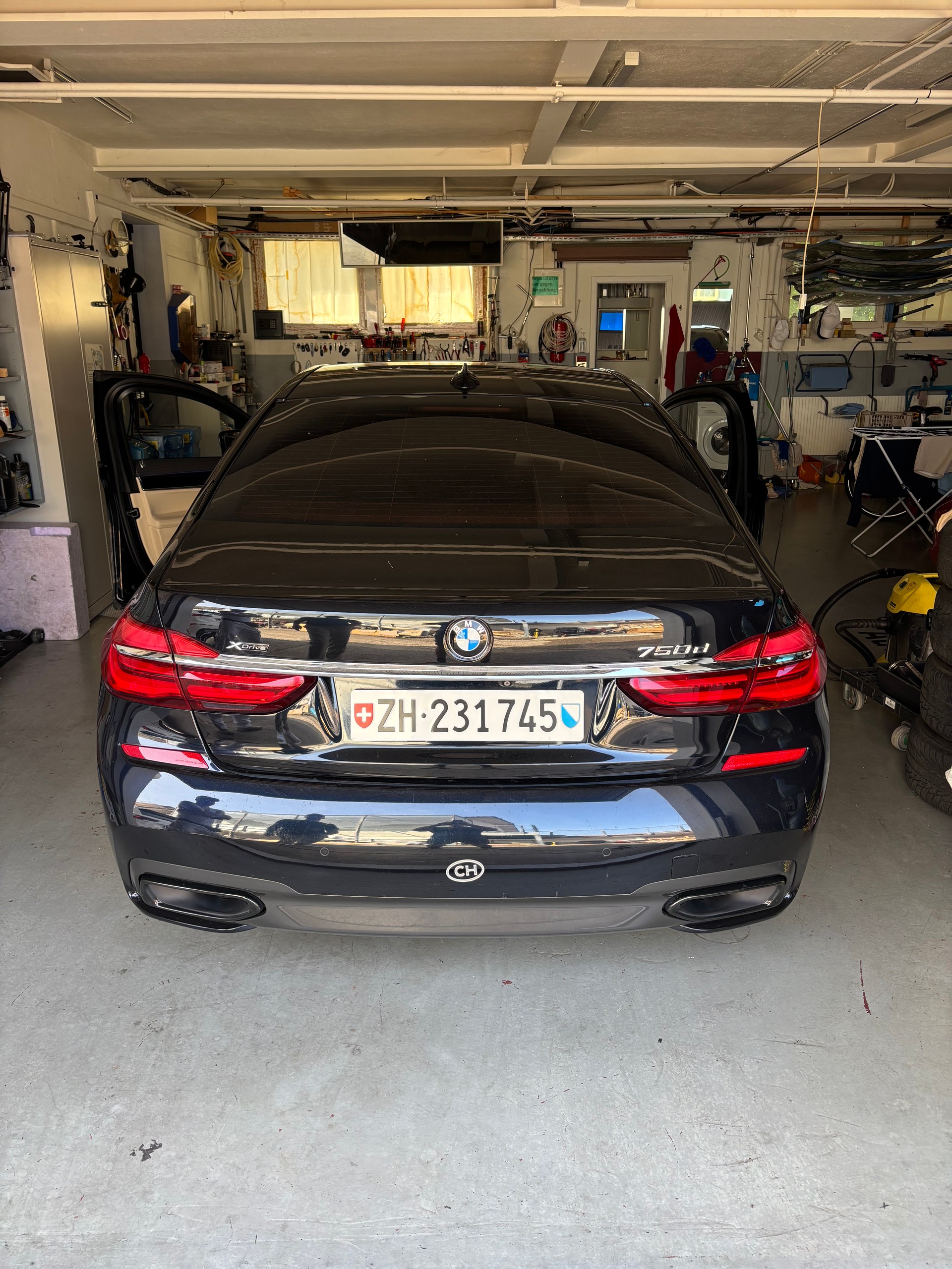 BMW 750d xDrive Steptronic-image-5
