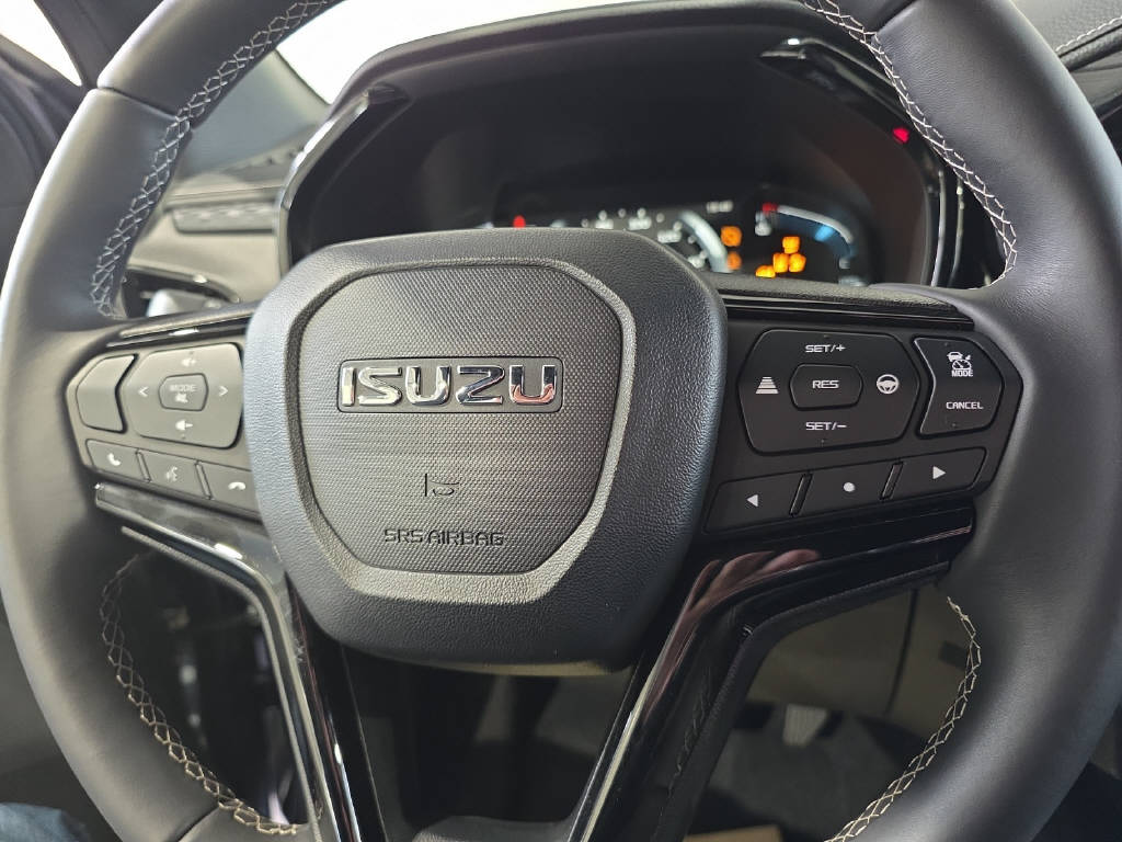 ISUZU D-Max EV Crew Pick-up N60 Nitro Sport 4x4-image-11