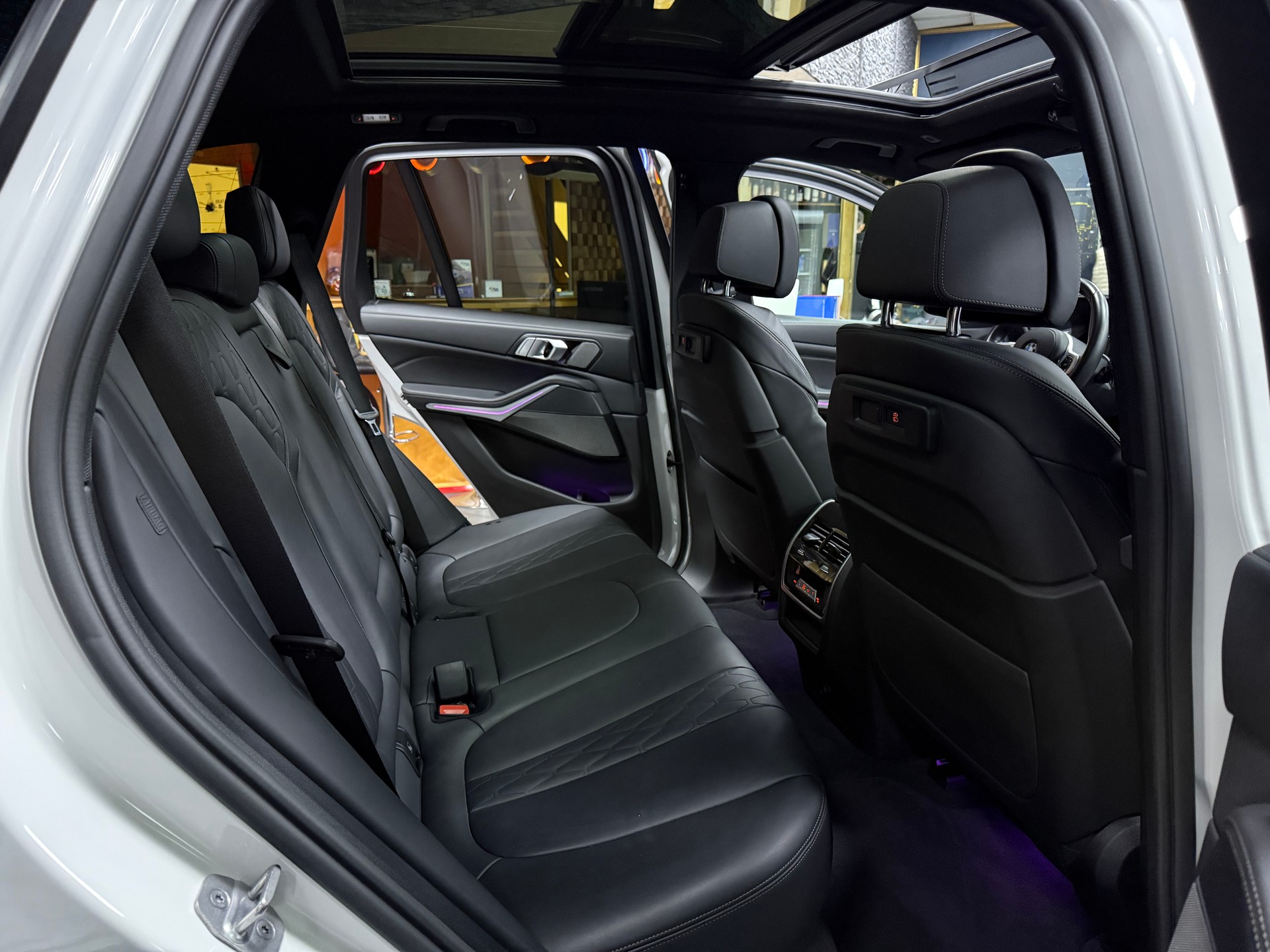 BMW X5 xDrive 48V 40d M Sport Steptronic / Panorama / Sitzbüftung / Vollausstattung-image-13