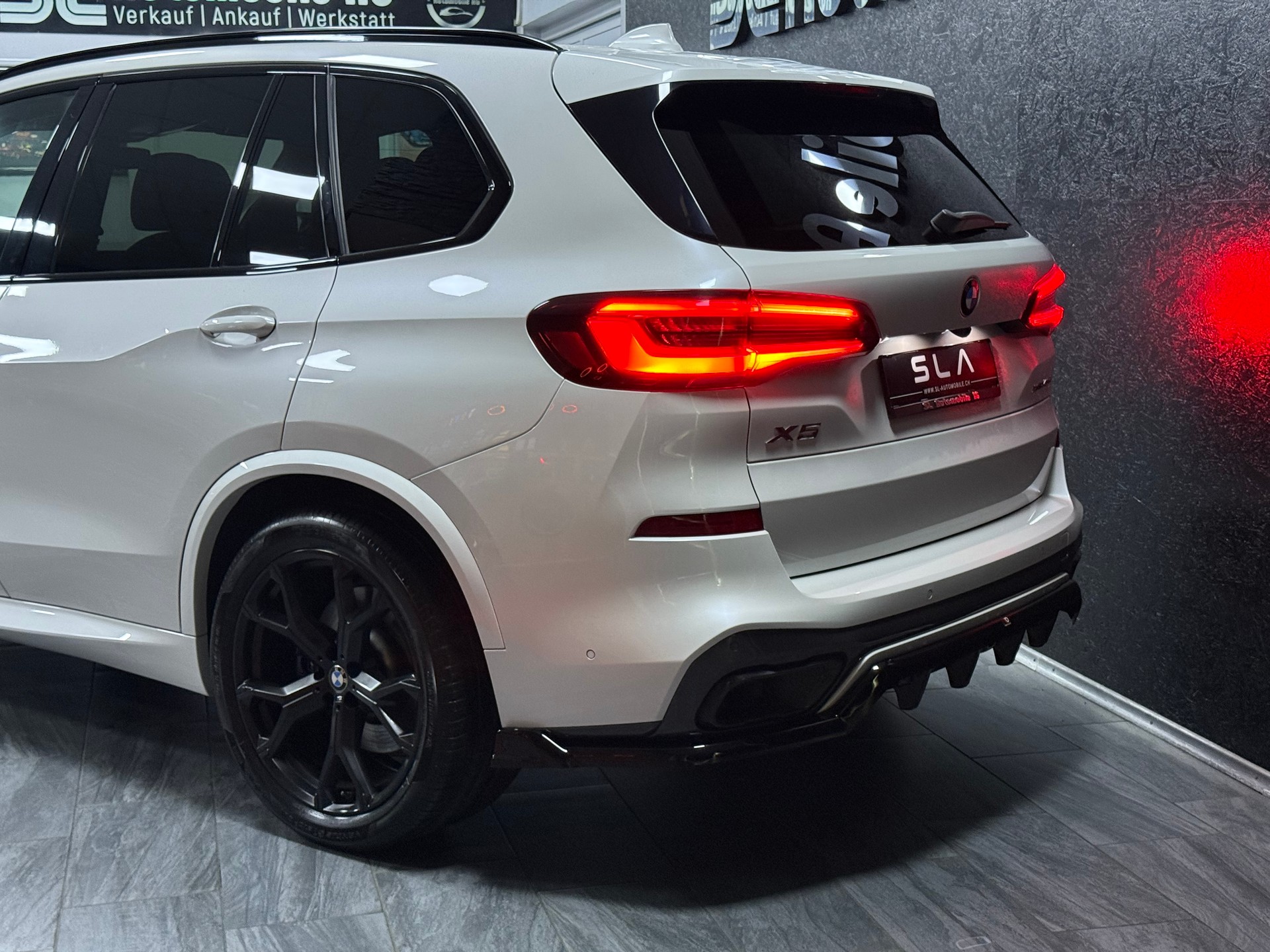 BMW X5 xDrive 48V 40d M Sport Steptronic / Panorama / Sitzbüftung / Vollausstattung-image-5
