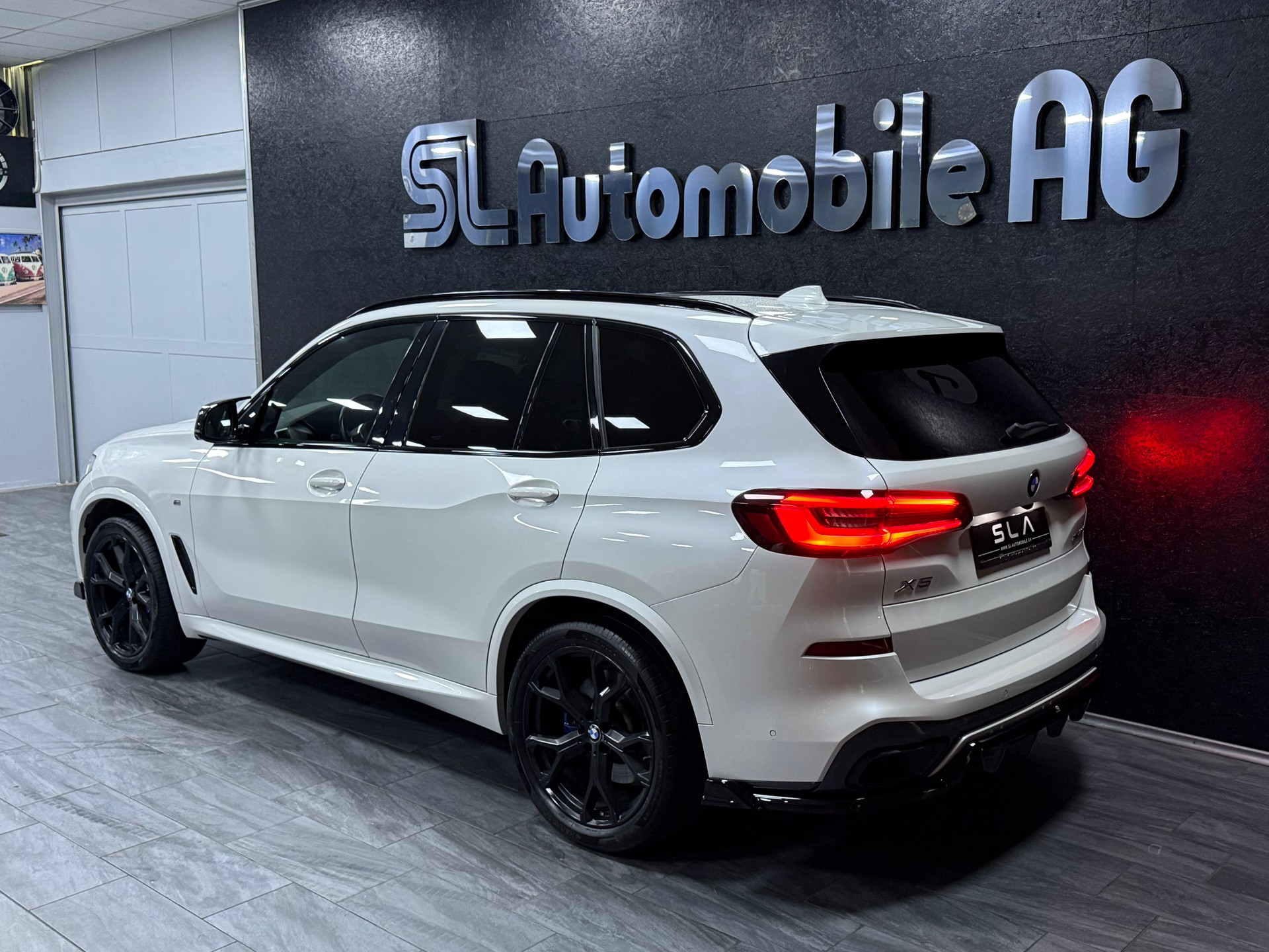 BMW X5 xDrive 48V 40d M Sport Steptronic / Panorama / Sitzbüftung / Vollausstattung-image-4