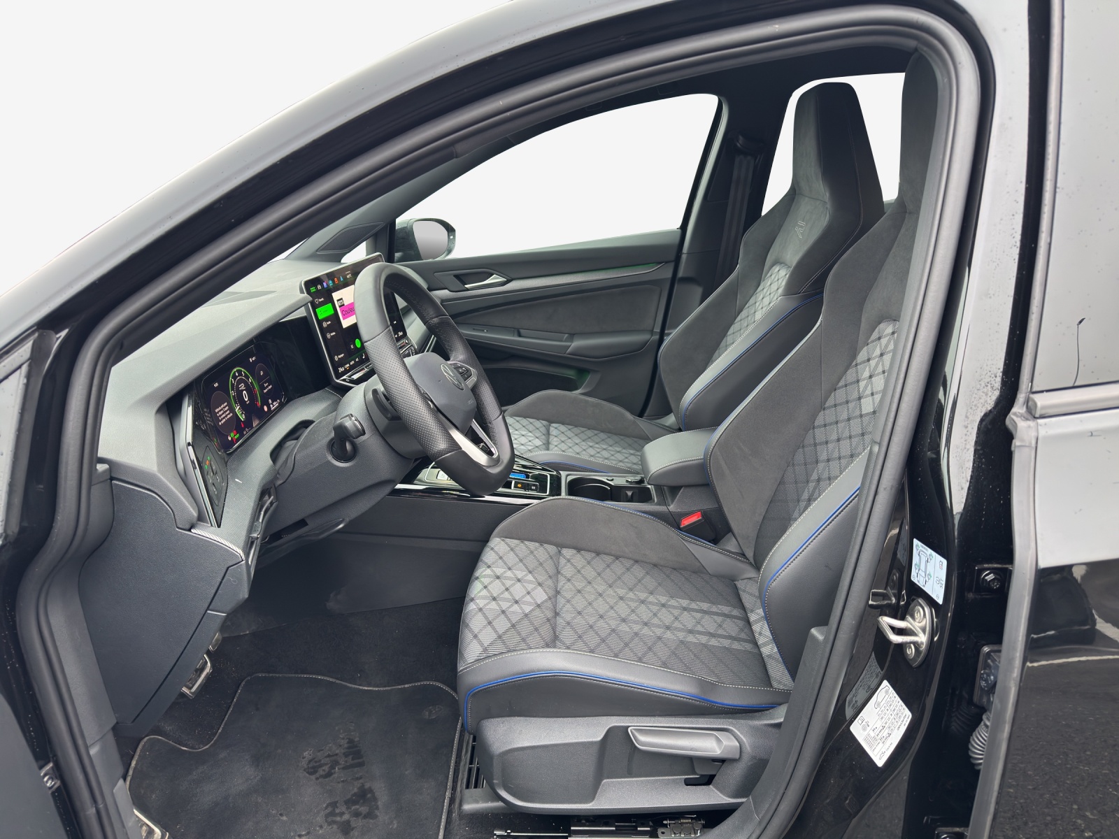 VW Golf Variant 1.5 eTSI mHEV R-Line DSG-image-7