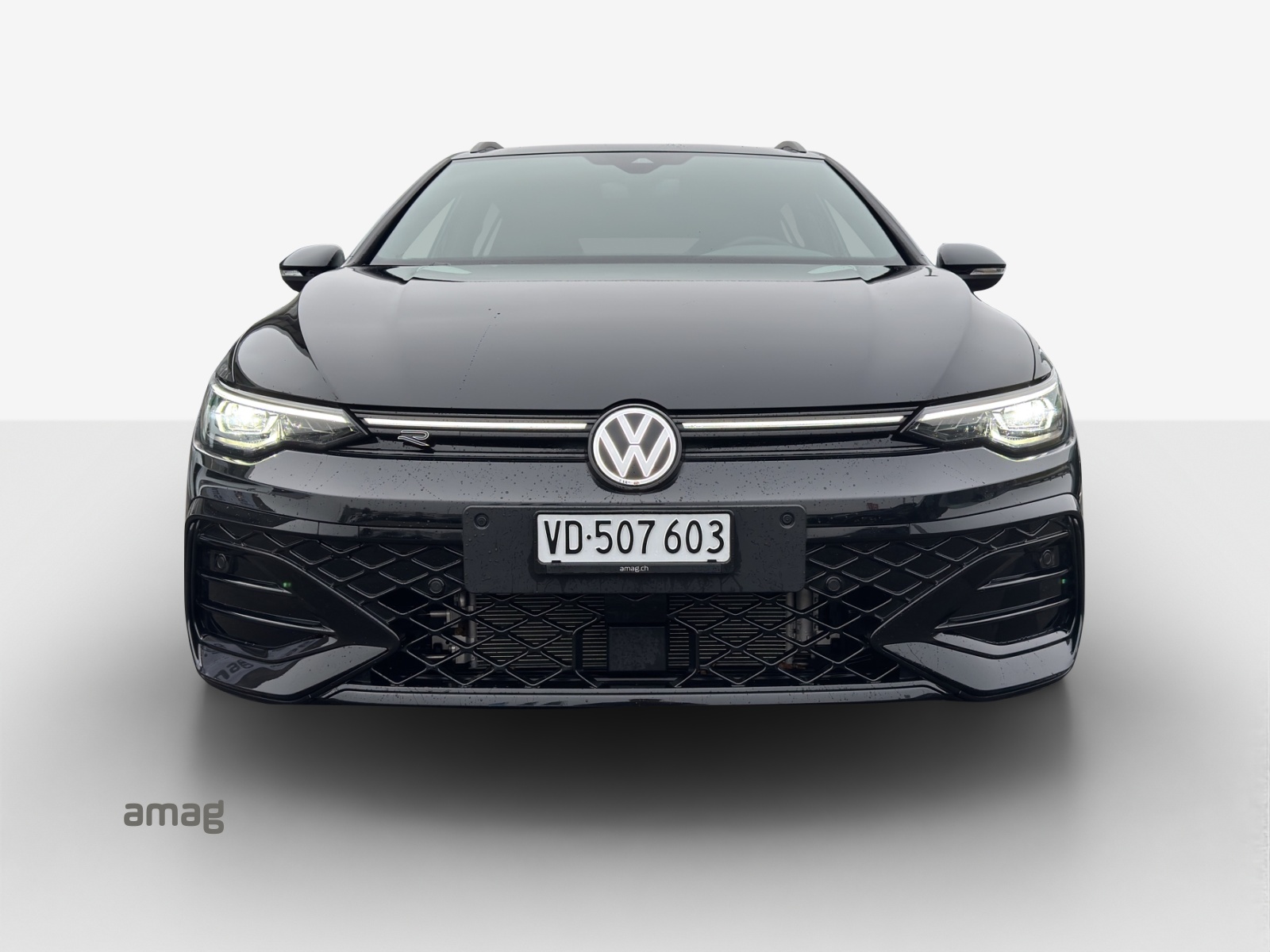 VW Golf Variant 1.5 eTSI mHEV R-Line DSG-image-6
