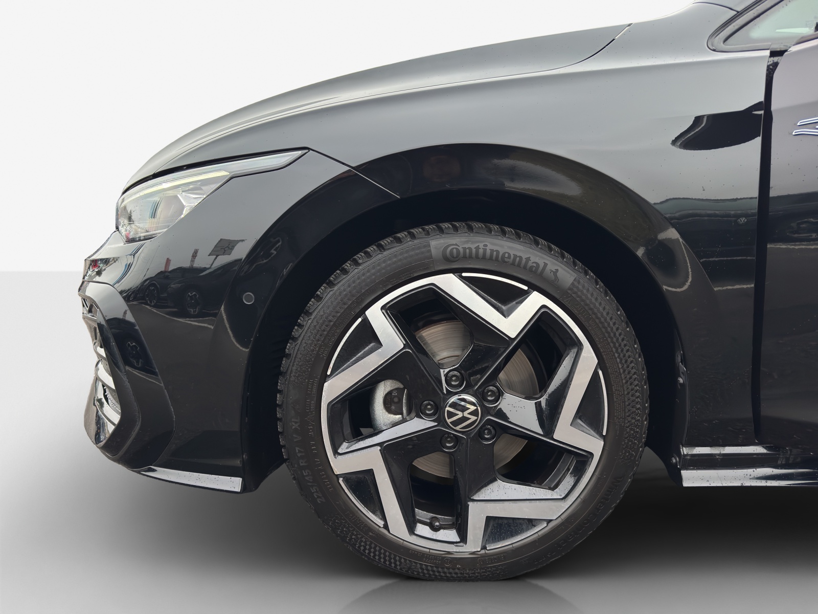 VW Golf Variant 1.5 eTSI mHEV R-Line DSG-image-15