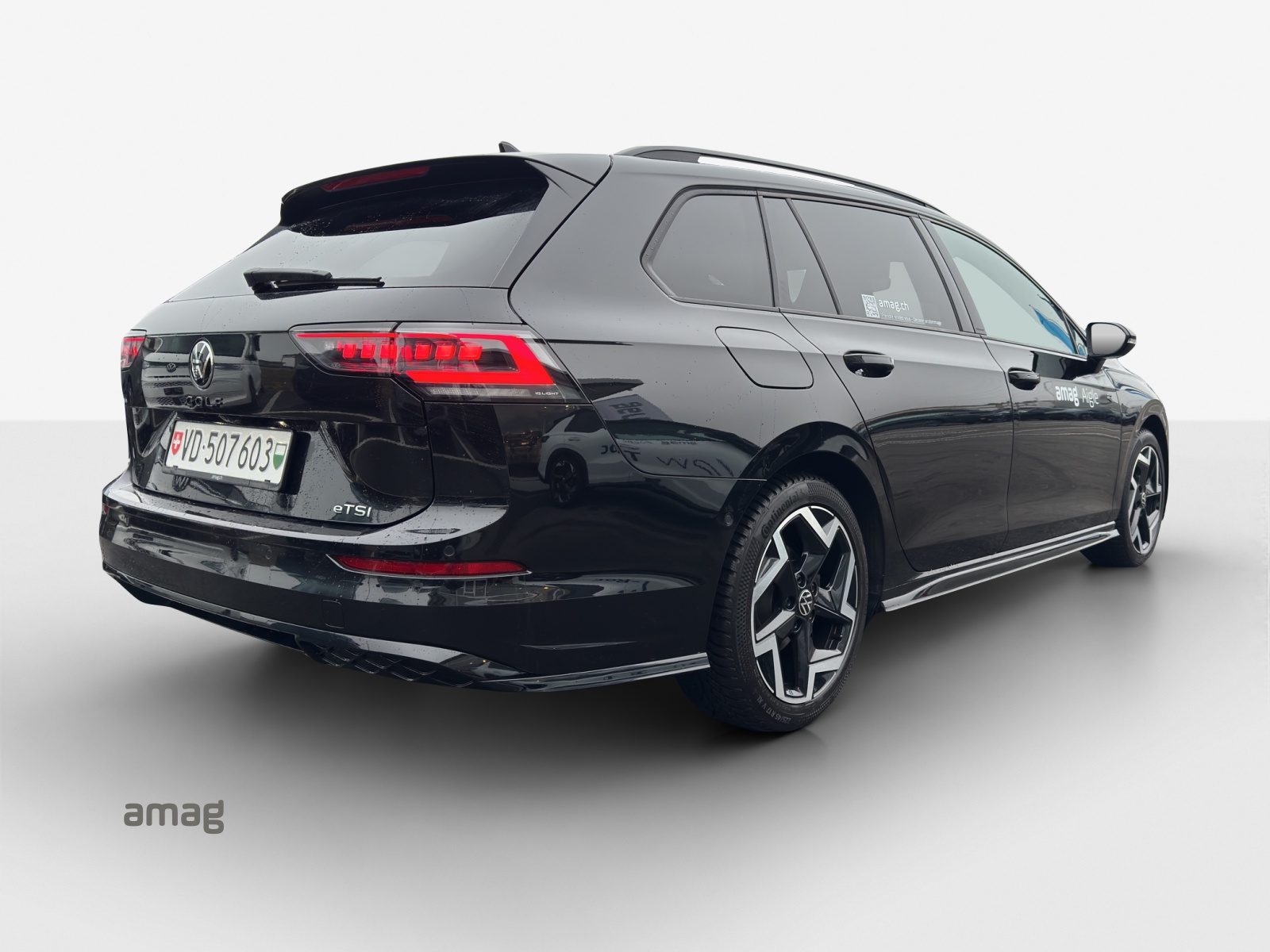 VW Golf Variant 1.5 eTSI mHEV R-Line DSG-image-4